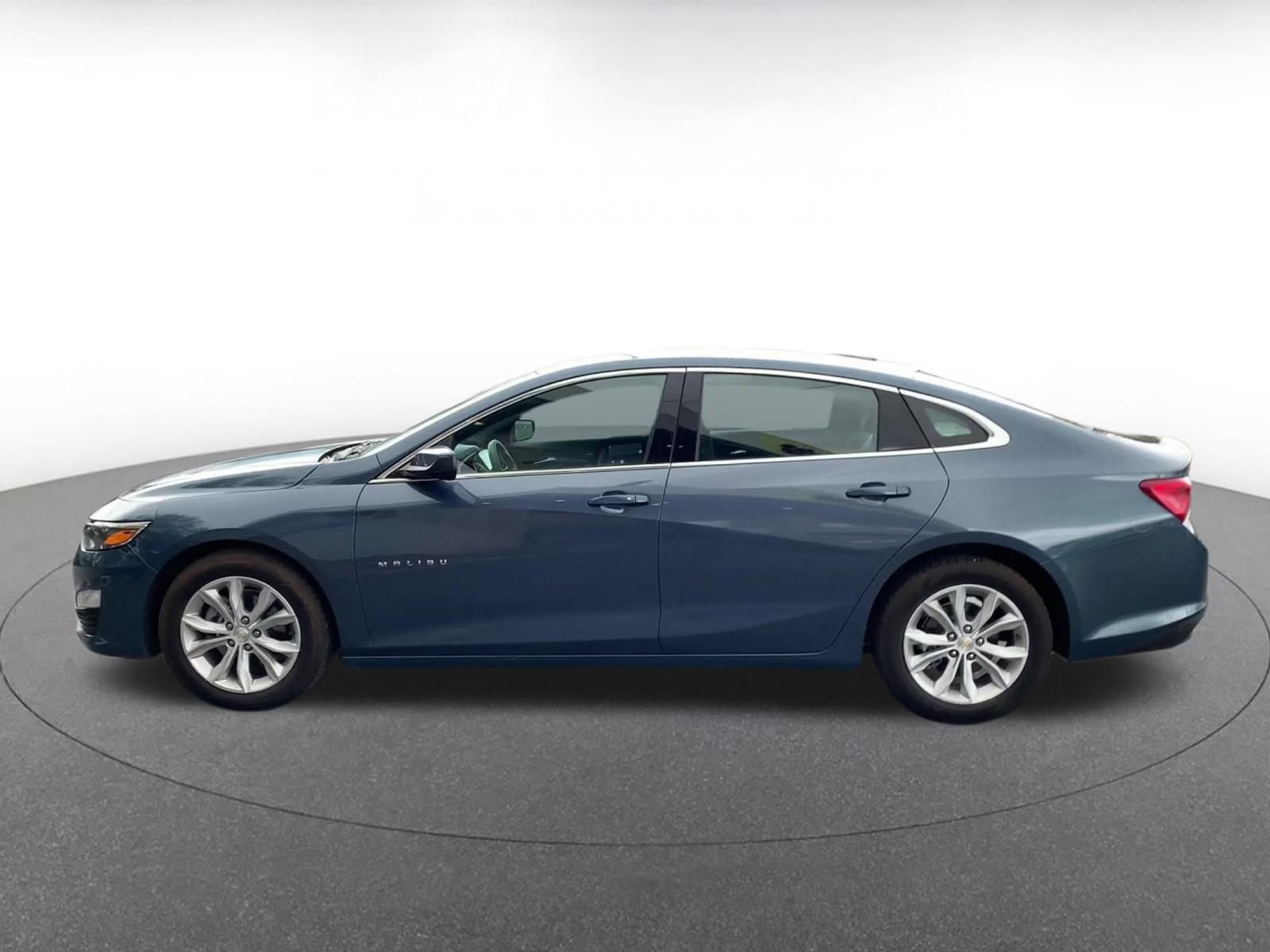 Thumbnail: 2024 Chevrolet Malibu - 8