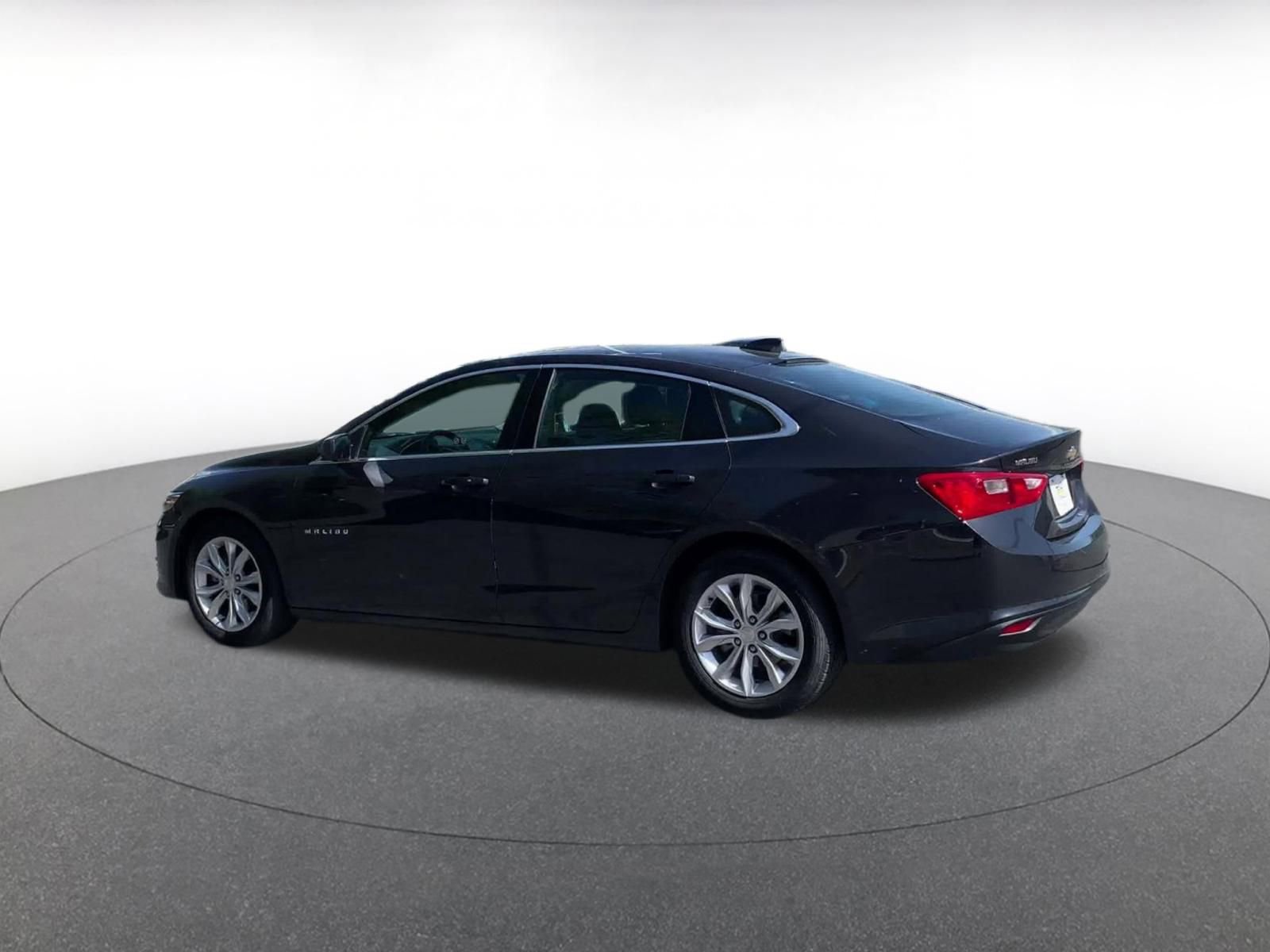 Thumbnail: 2023 Chevrolet Malibu - 10