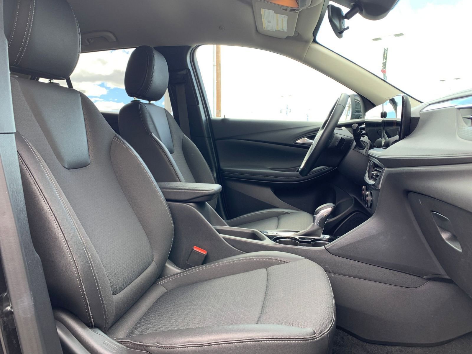 Thumbnail: 2025 Buick Encore GX - 35