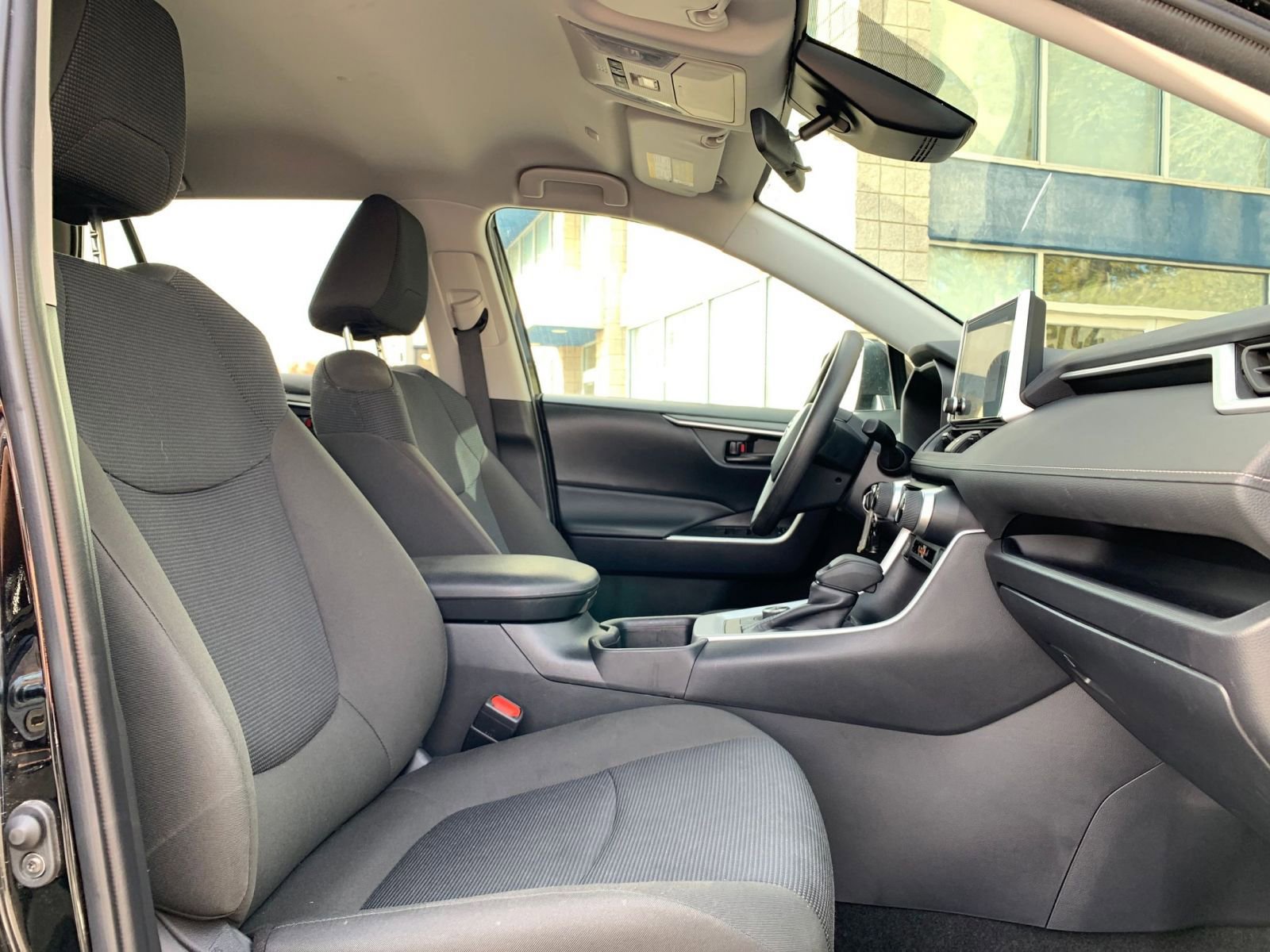 Thumbnail: 2025 Toyota RAV4 - 35