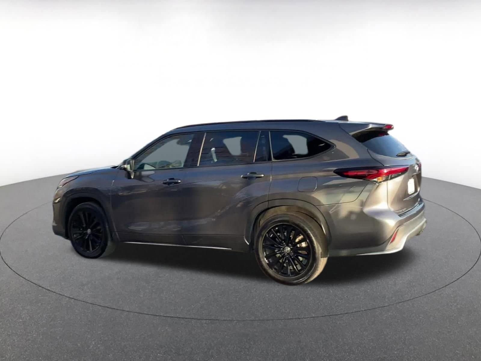 Thumbnail: 2025 Toyota Highlander - 10