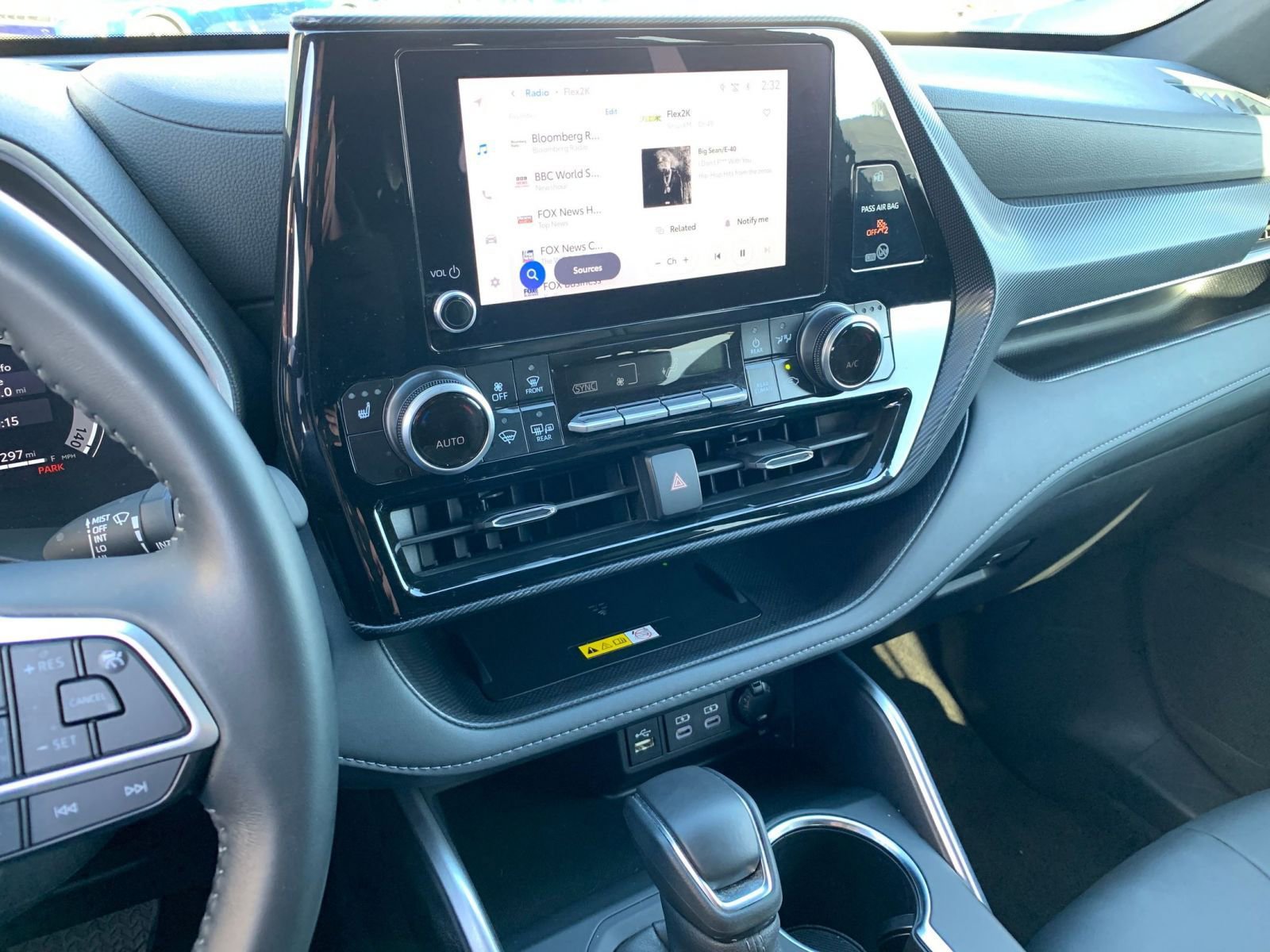 Thumbnail: 2025 Toyota Highlander - 17