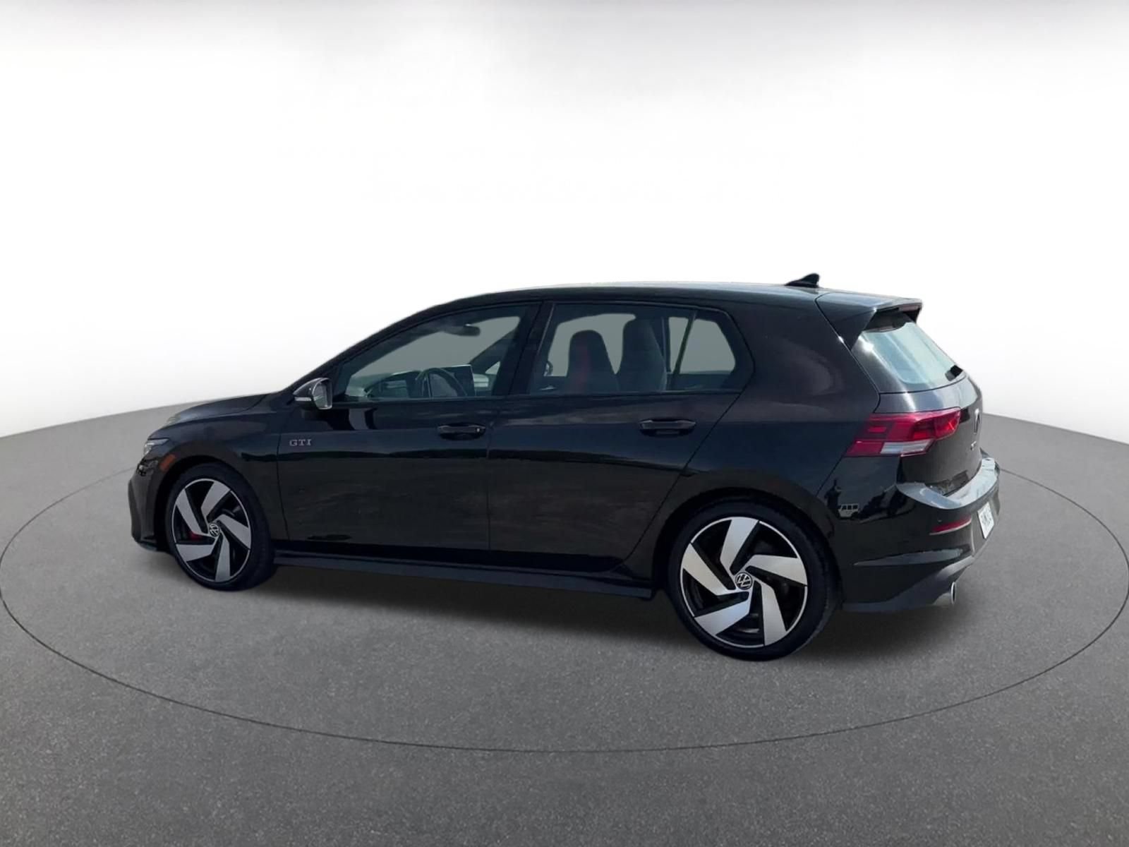 Thumbnail: 2026 Volkswagen Golf - 9