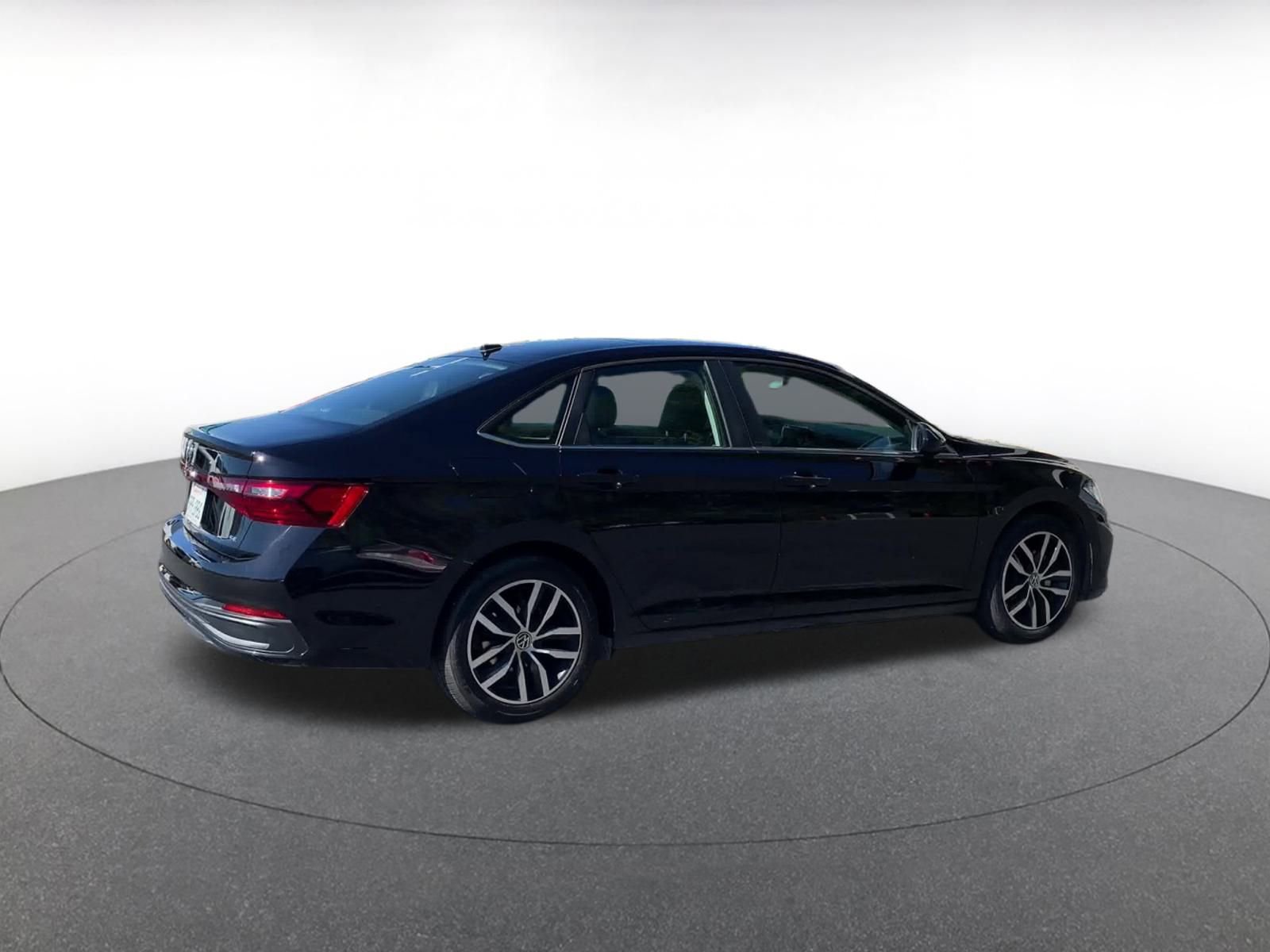 Thumbnail: 2025 Volkswagen Jetta - 15