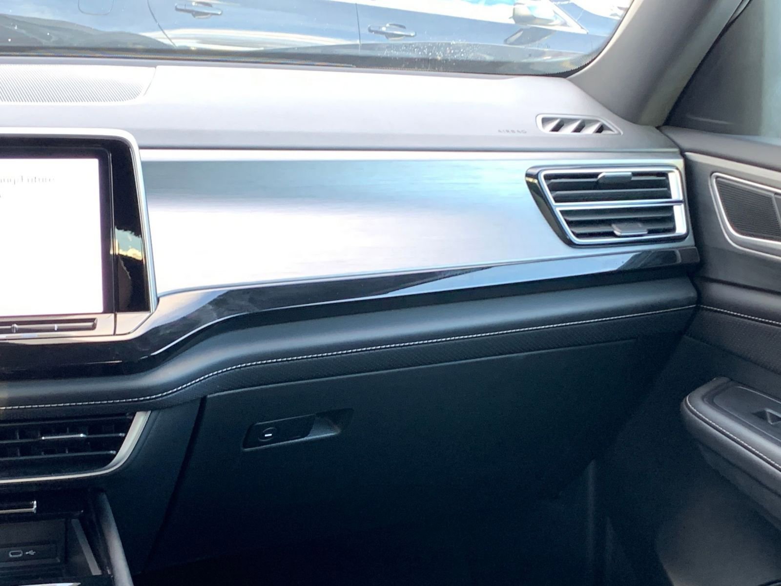 Thumbnail: 2025 Volkswagen Atlas - 35