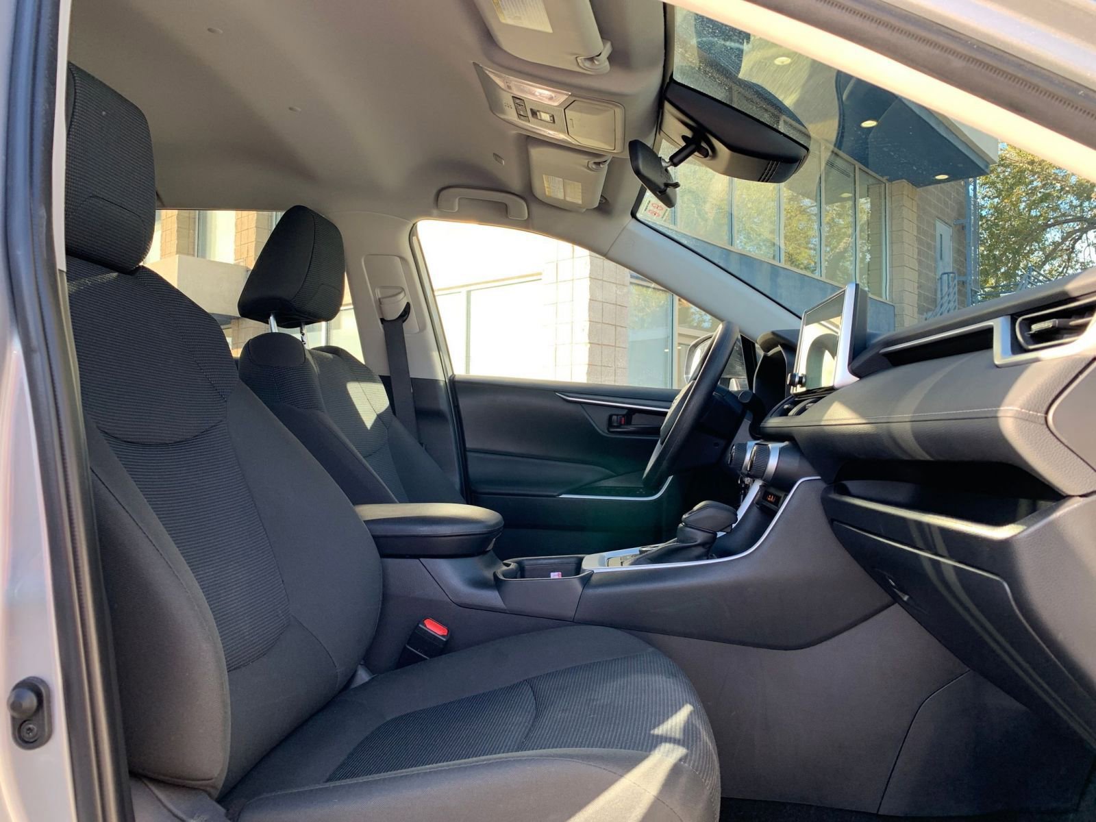 Thumbnail: 2025 Toyota RAV4 - 35