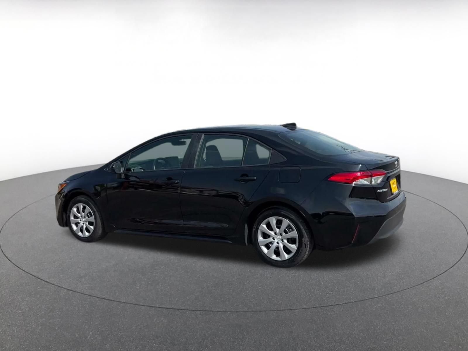 Thumbnail: 2025 Toyota Corolla - 10