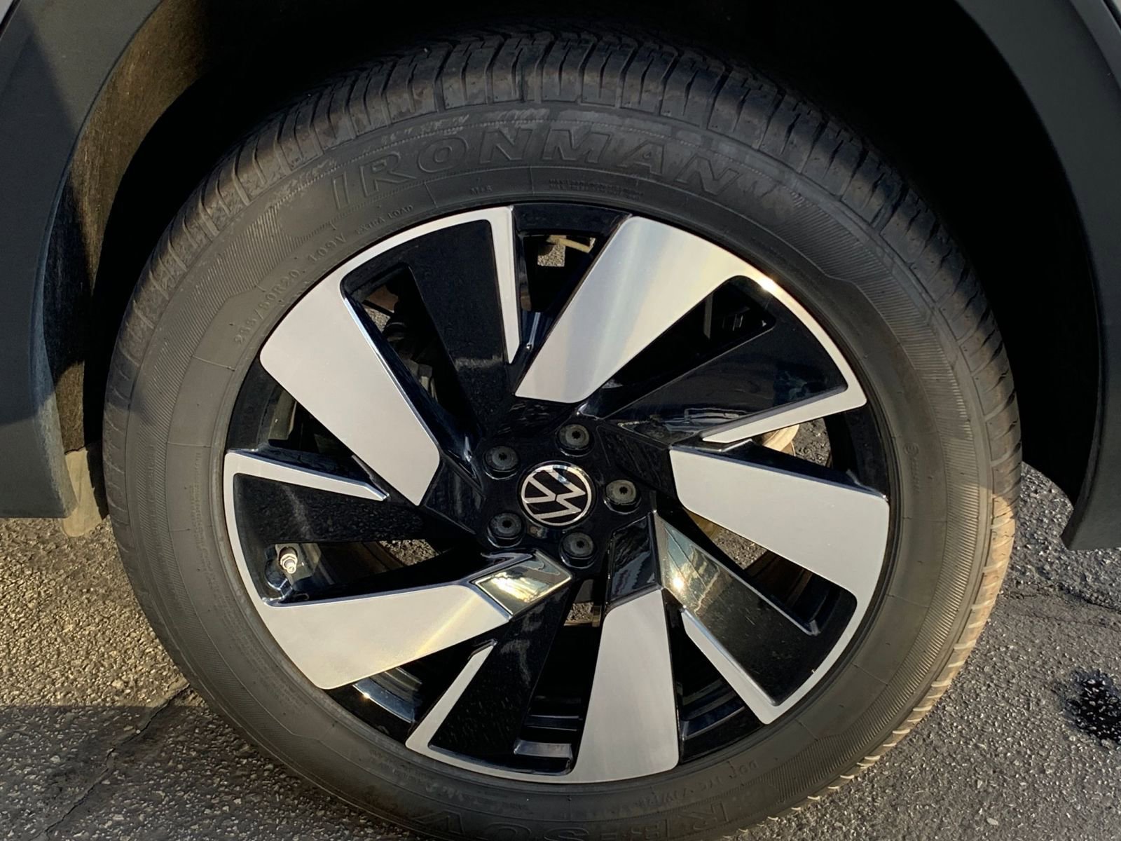 Thumbnail: 2025 Volkswagen Atlas - 30