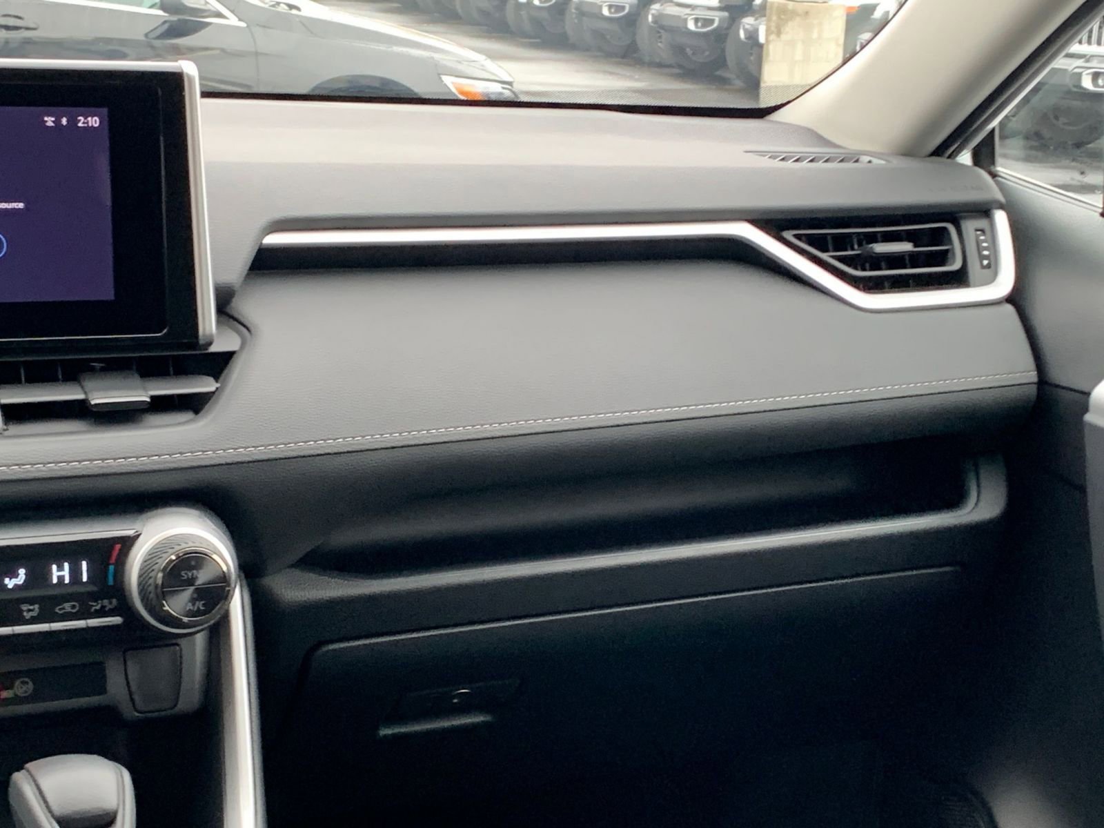 Thumbnail: 2025 Toyota RAV4 - 34