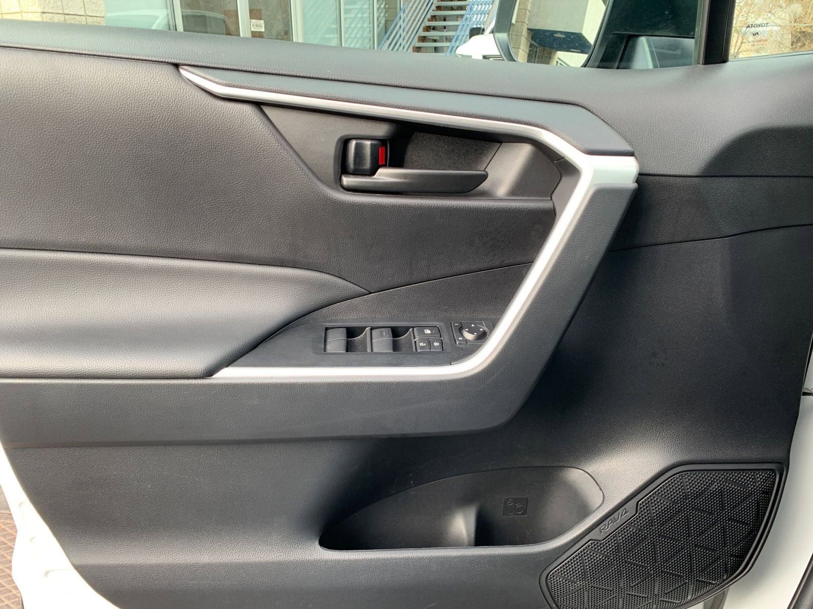 Thumbnail: 2025 Toyota RAV4 - 20