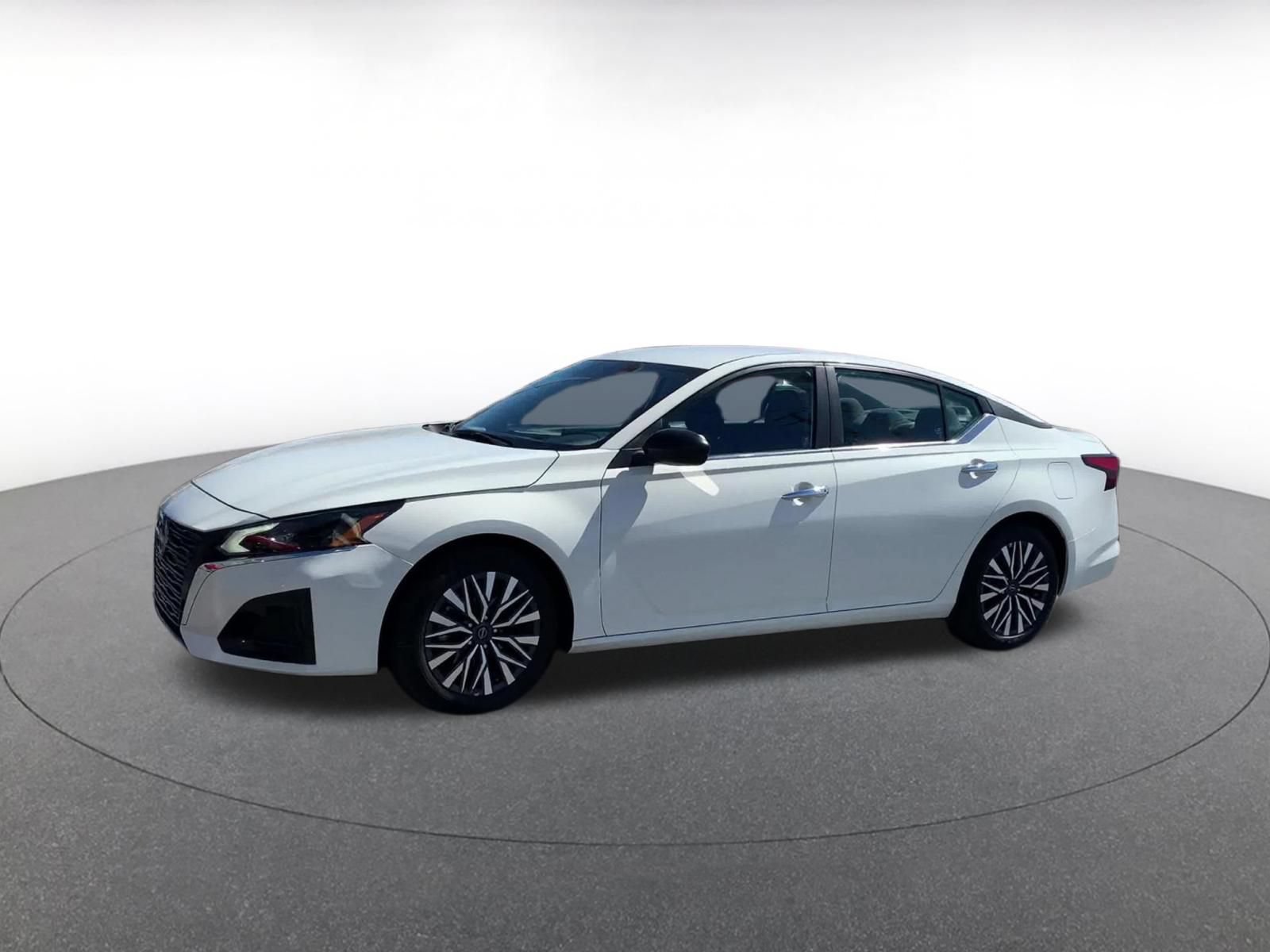 Thumbnail: 2025 Nissan Altima - 7