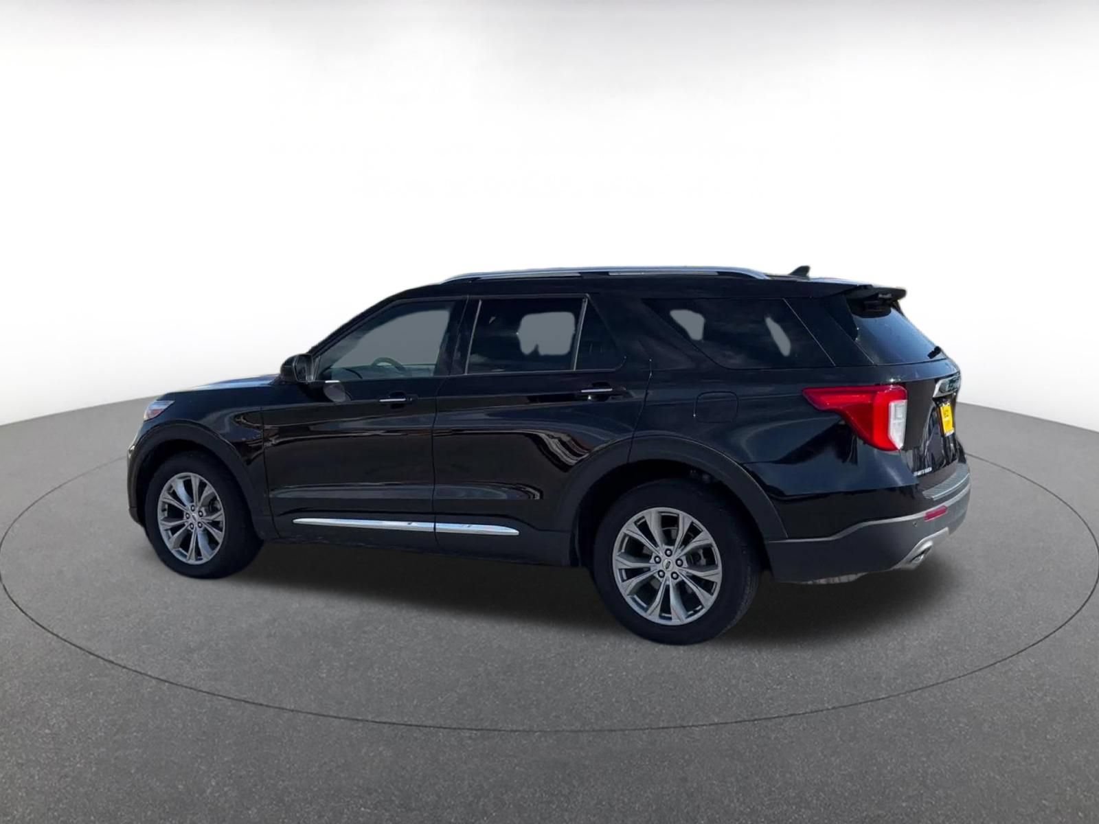 Thumbnail: 2023 Ford Explorer - 9