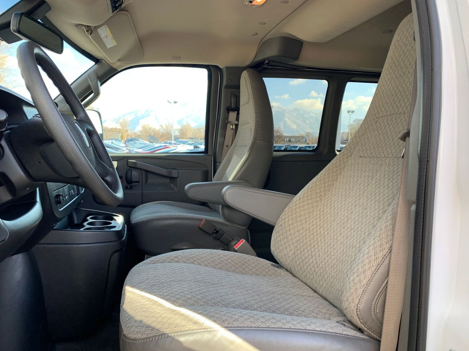 Thumbnail: 2025 GMC Savana - 25