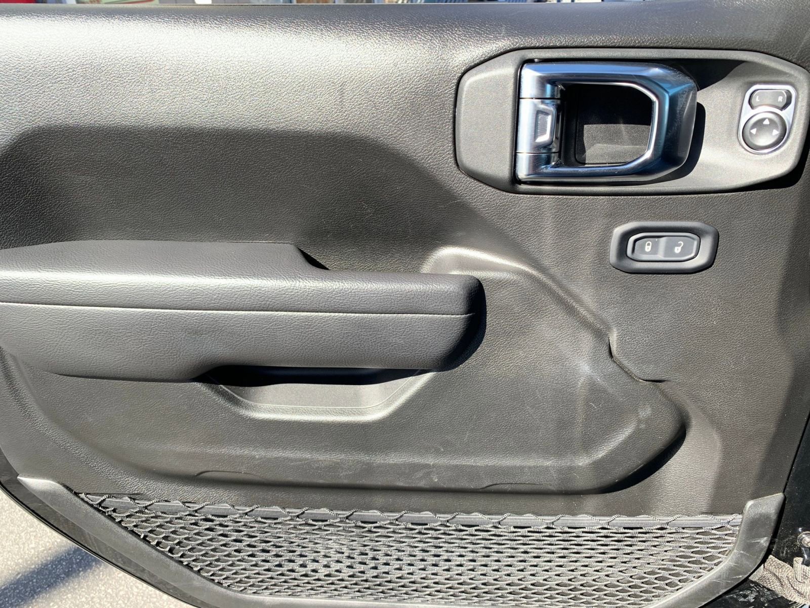 Thumbnail: 2025 Jeep Wrangler - 18