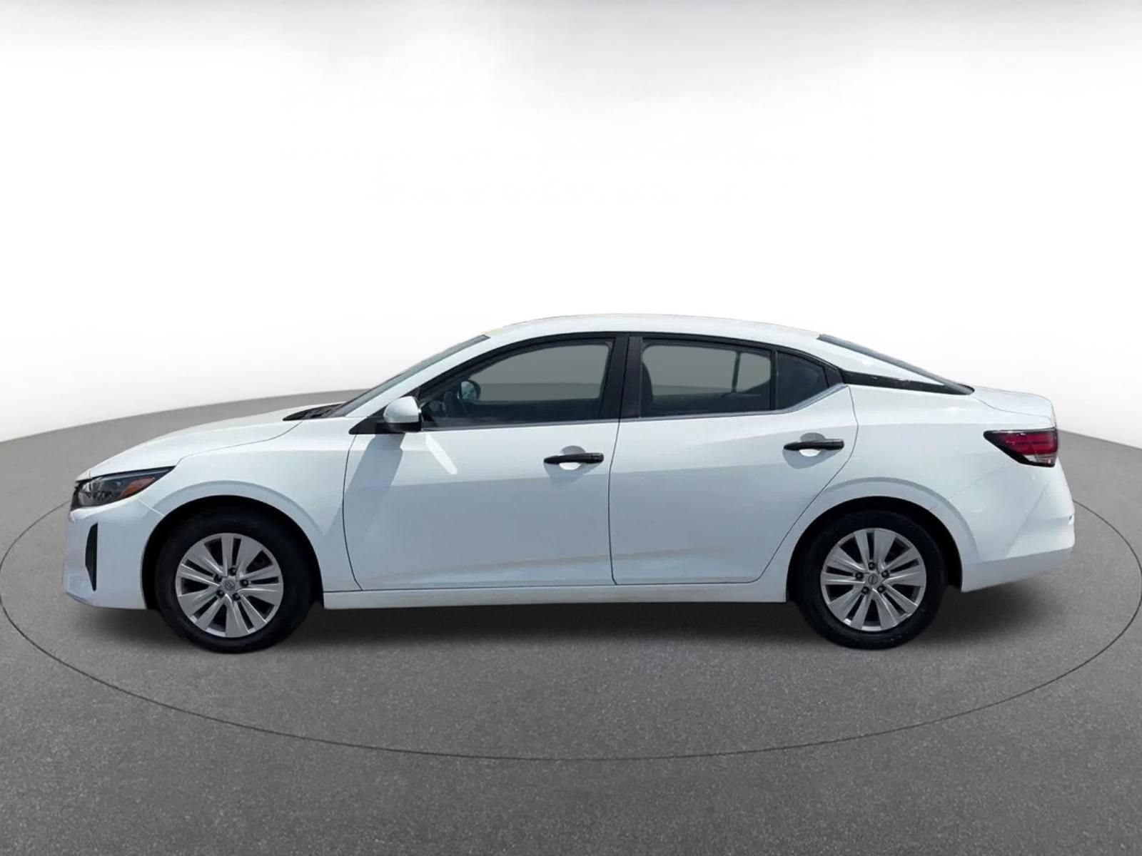 Thumbnail: 2025 Nissan Sentra - 9