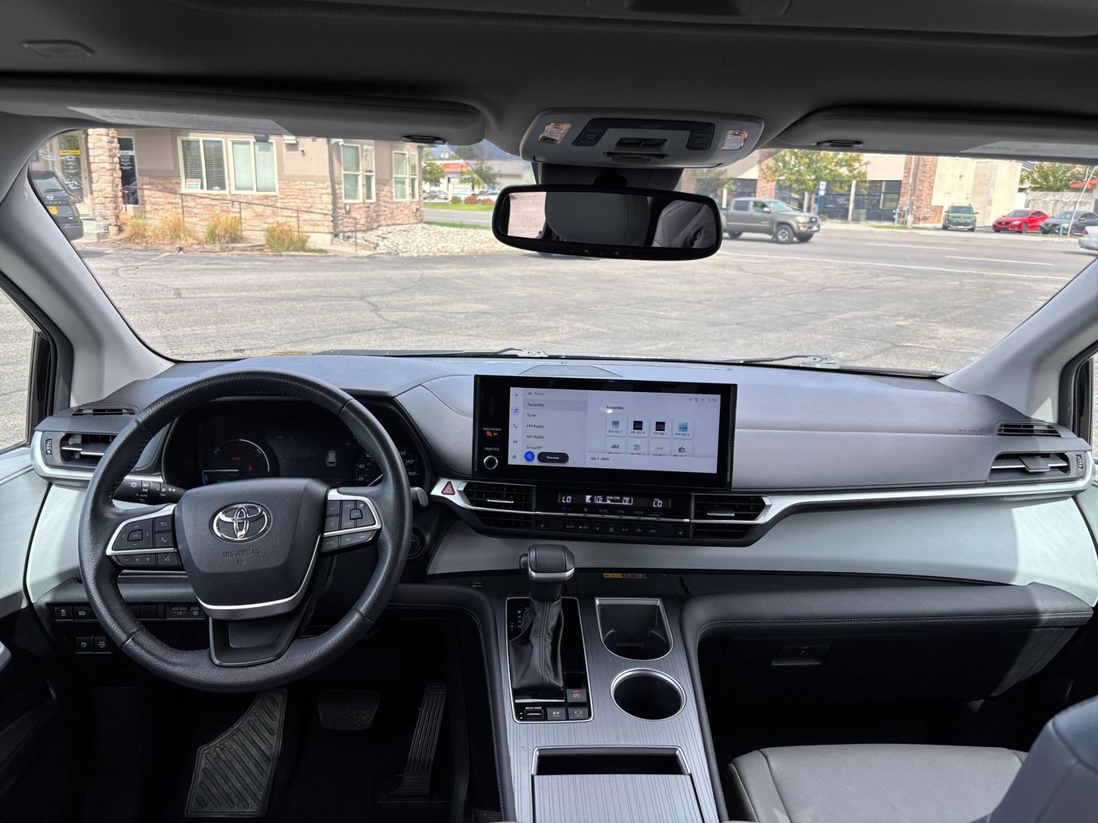 Thumbnail: 2025 Toyota Sienna - 35