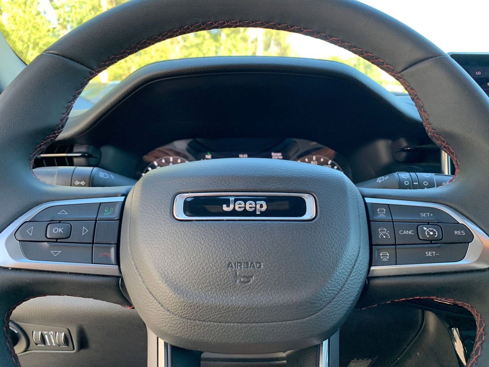 Thumbnail: 2025 Jeep Compass - 27