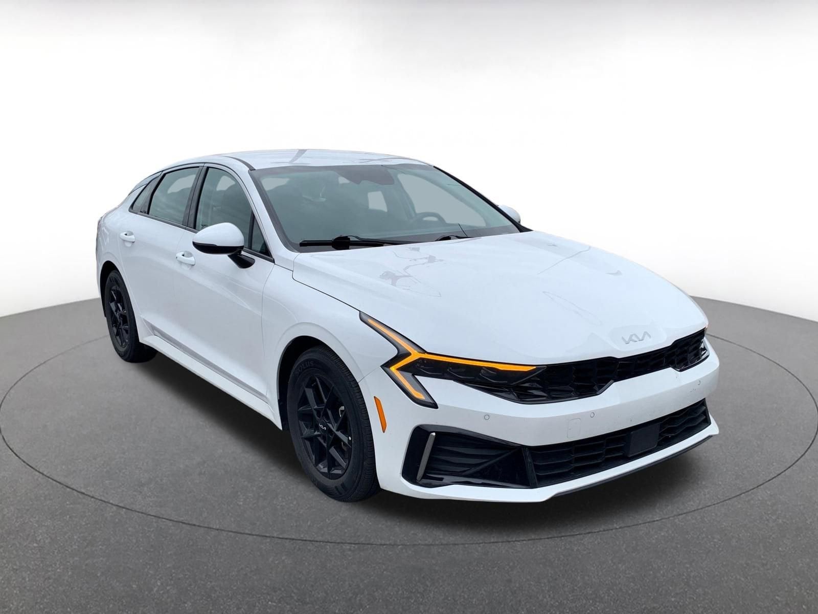 Thumbnail: 2025 Kia K5 - 1