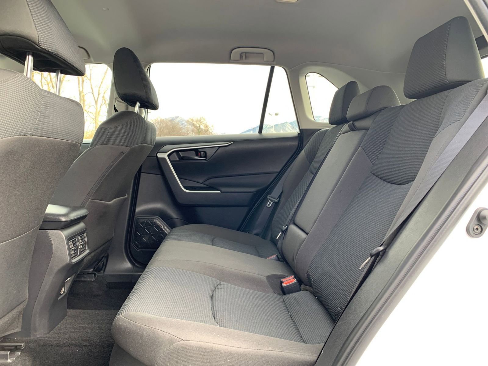 Thumbnail: 2025 Toyota RAV4 - 24