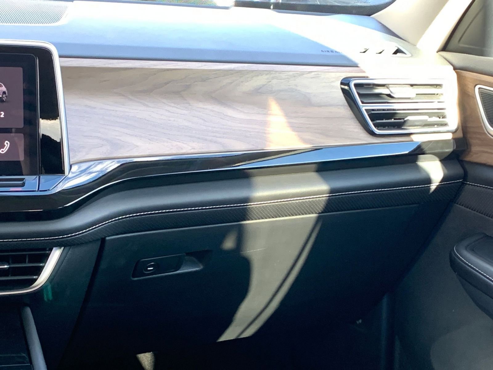 Thumbnail: 2025 Volkswagen Atlas - 35