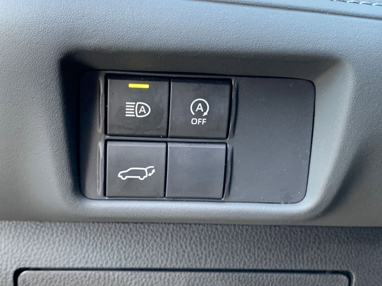 Thumbnail: 2025 Toyota Highlander - 23