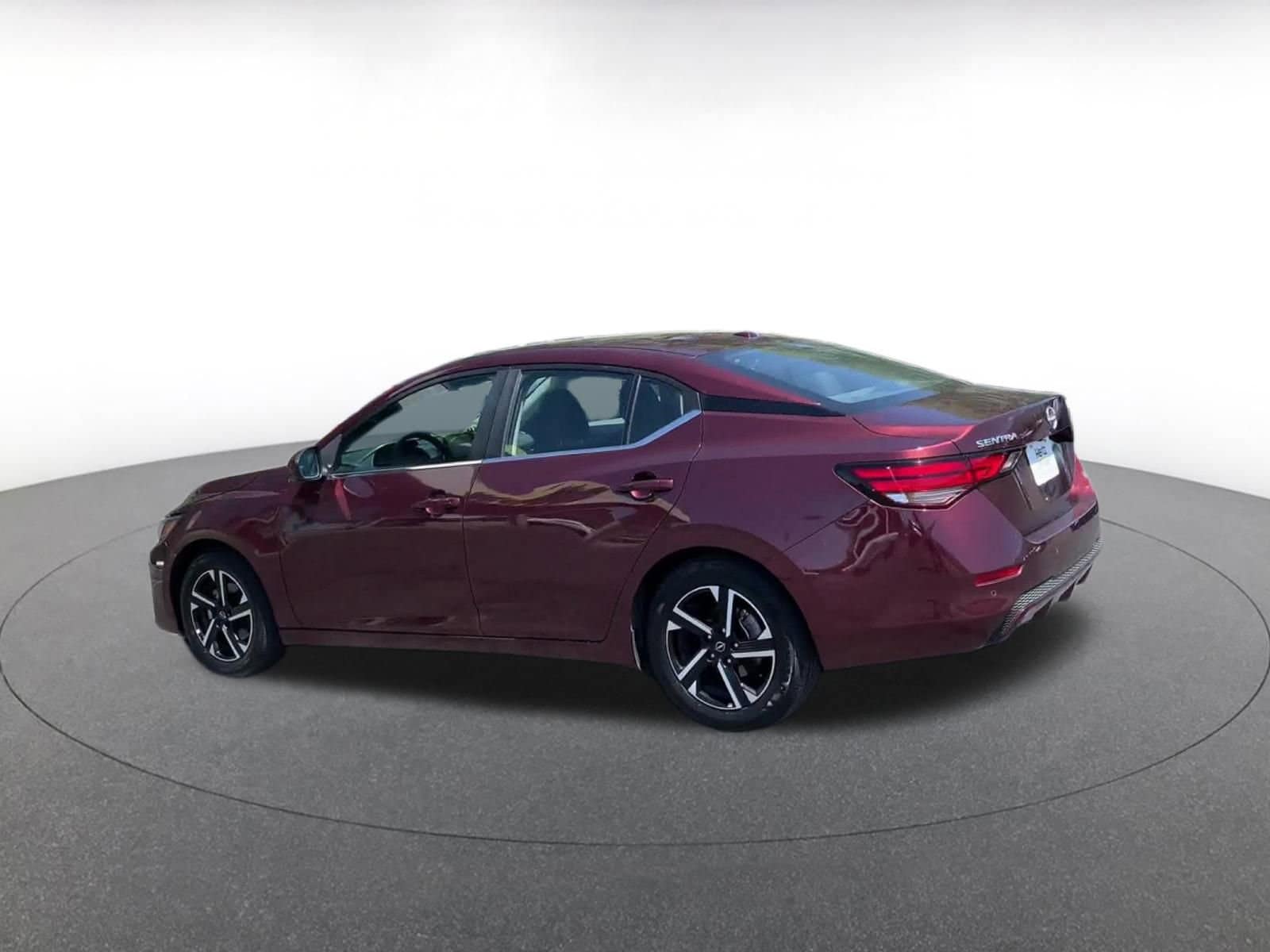 Thumbnail: 2024 Nissan Sentra - 10