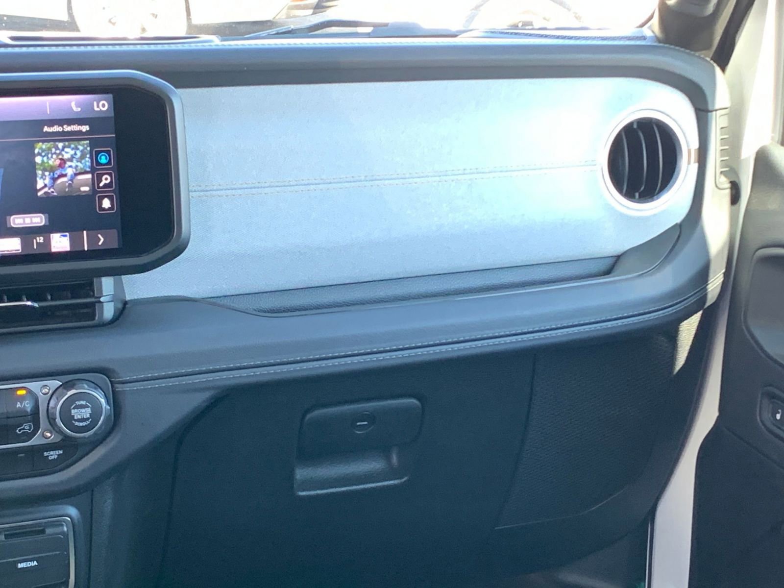 Thumbnail: 2025 Jeep Wrangler - 34