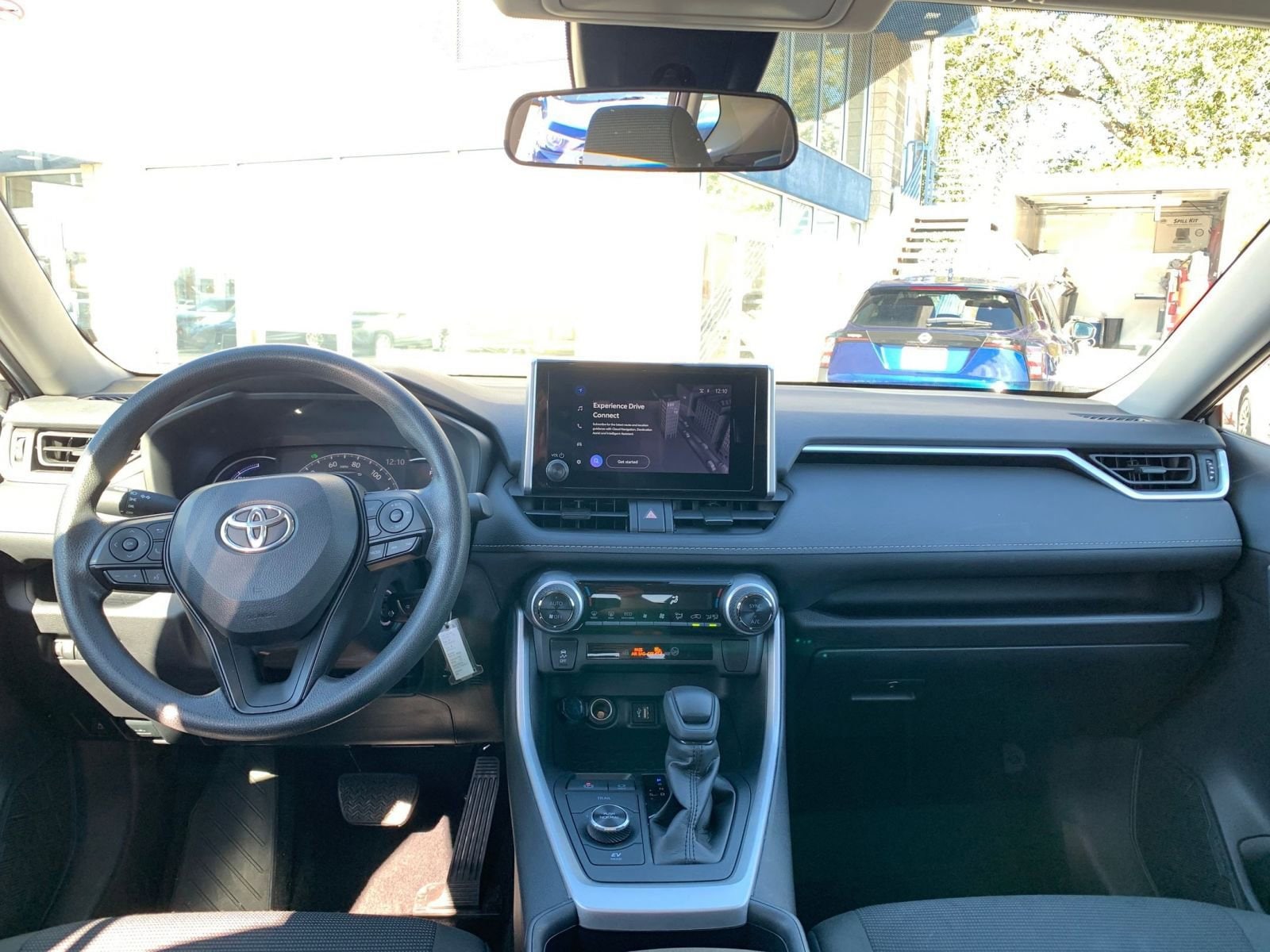 Thumbnail: 2025 Toyota RAV4 - 32