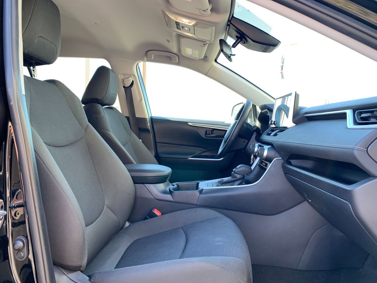 Thumbnail: 2025 Toyota RAV4 - 35