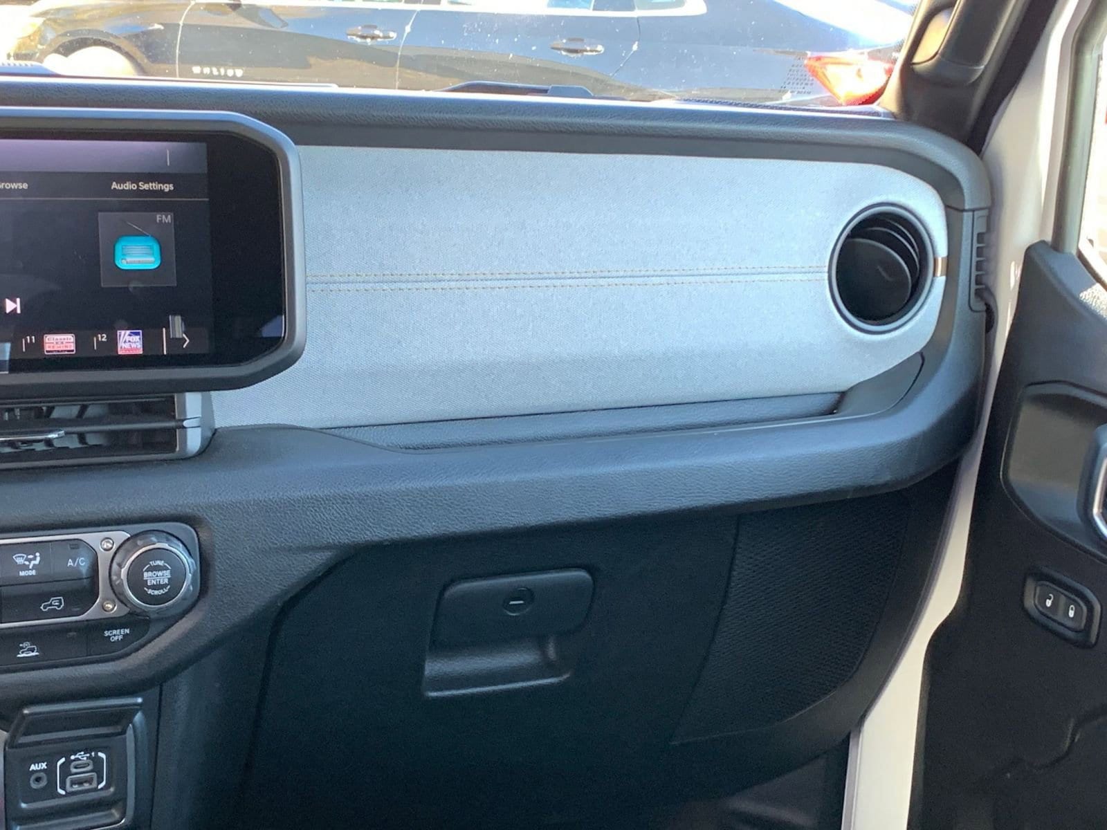 Thumbnail: 2025 Jeep Wrangler - 34