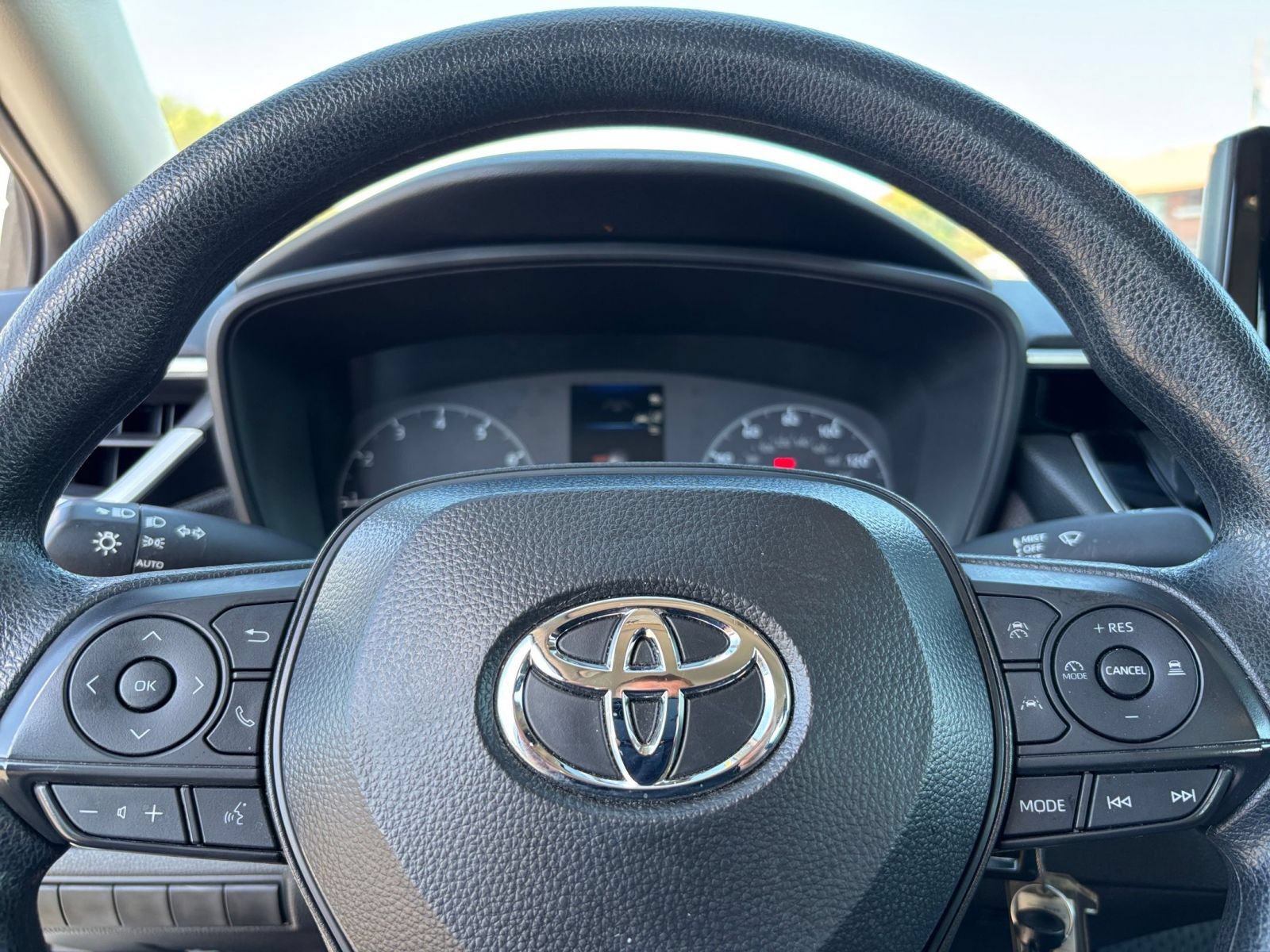 Thumbnail: 2025 Toyota Corolla - 25