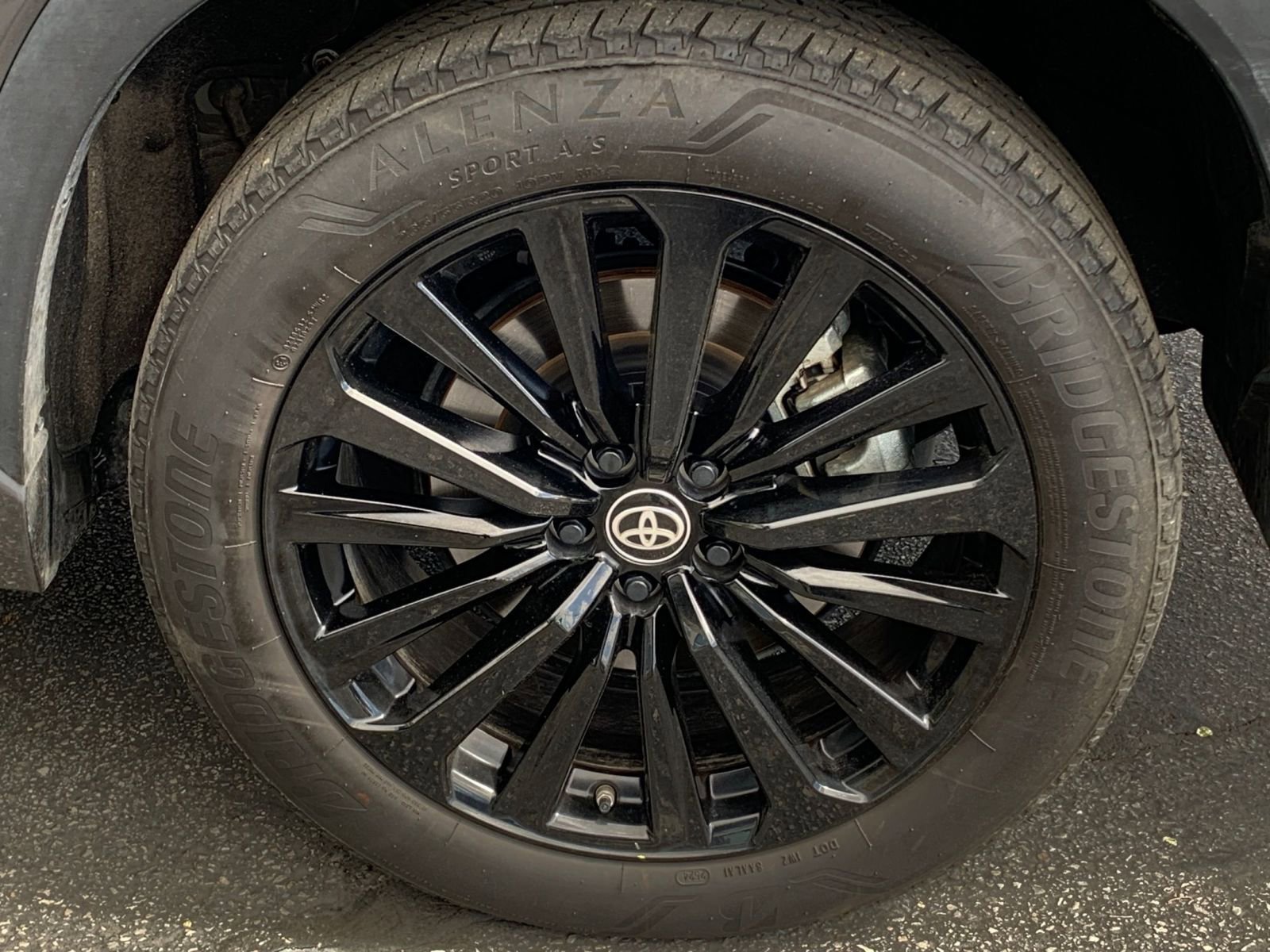 Thumbnail: 2025 Toyota Highlander - 33