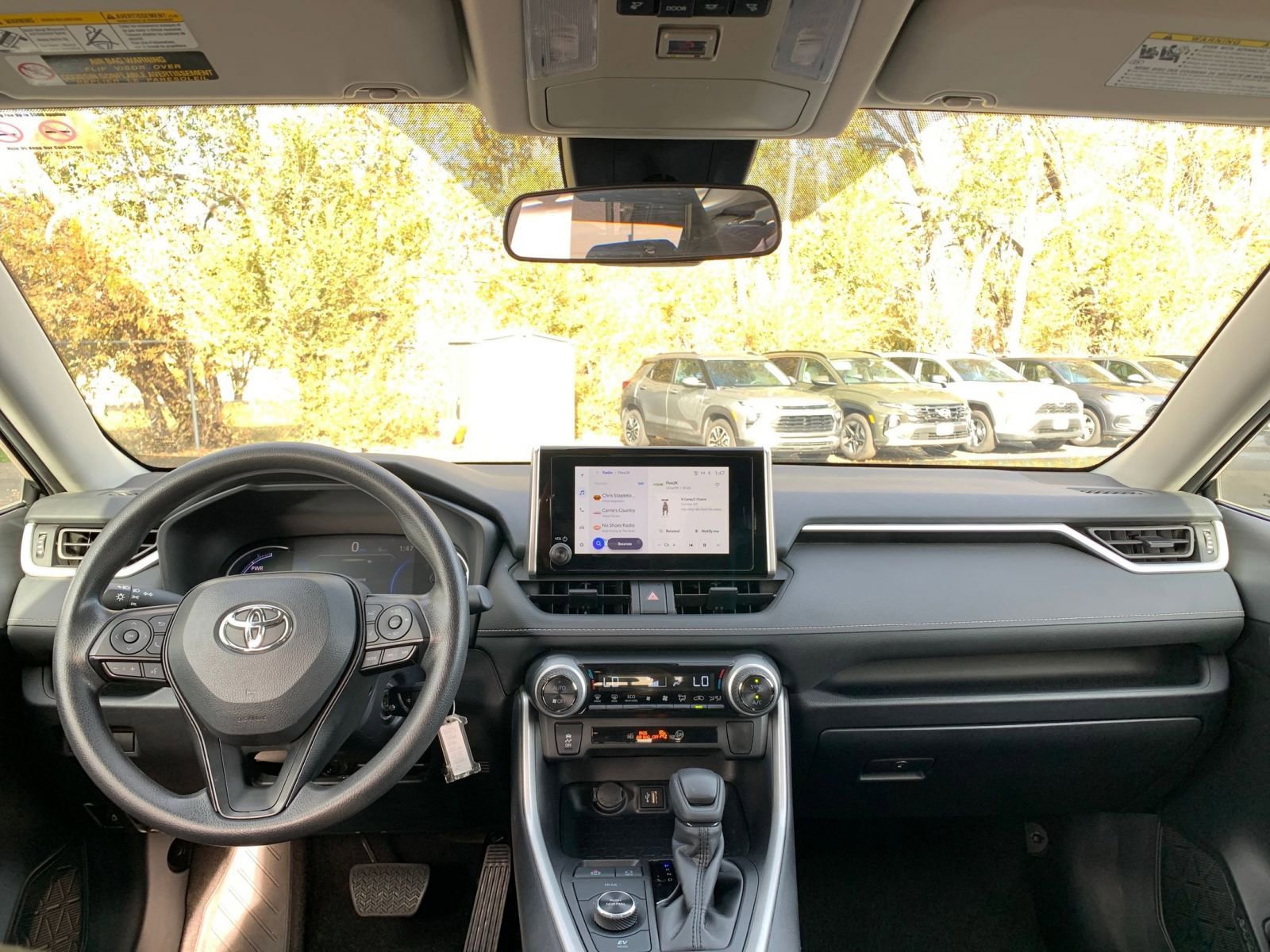 Thumbnail: 2025 Toyota RAV4 - 32