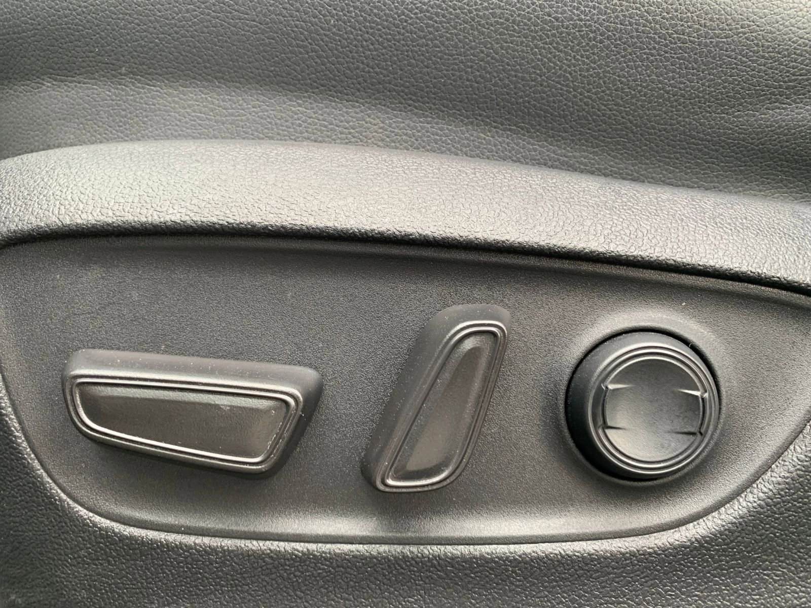 Thumbnail: 2025 Toyota Highlander - 22