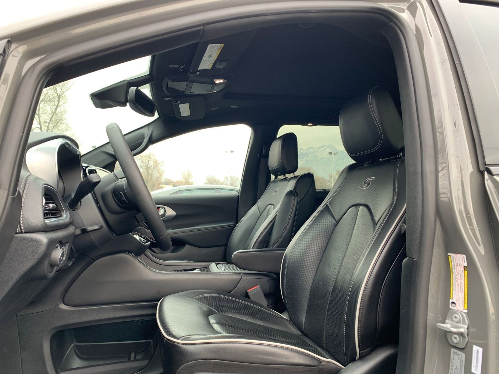 Thumbnail: 2025 Chrysler Pacifica - 30