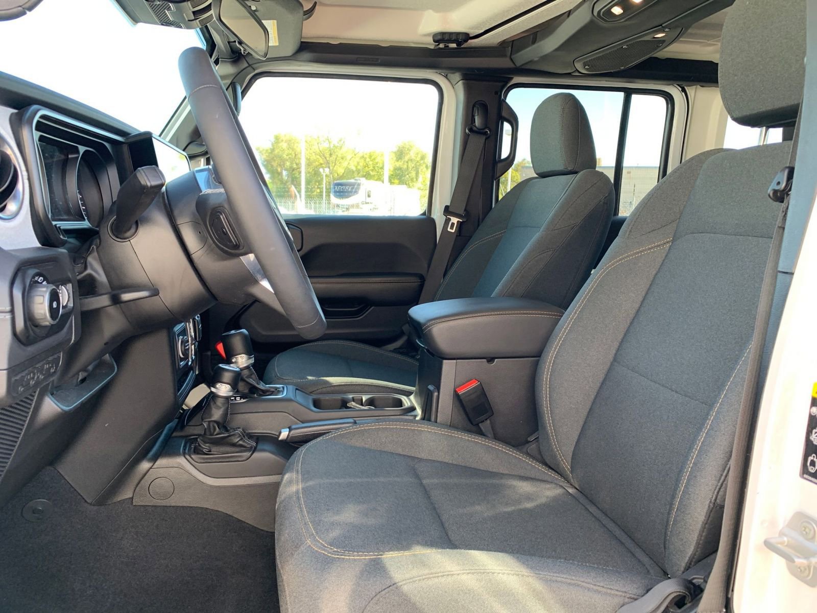 Thumbnail: 2025 Jeep Wrangler - 25