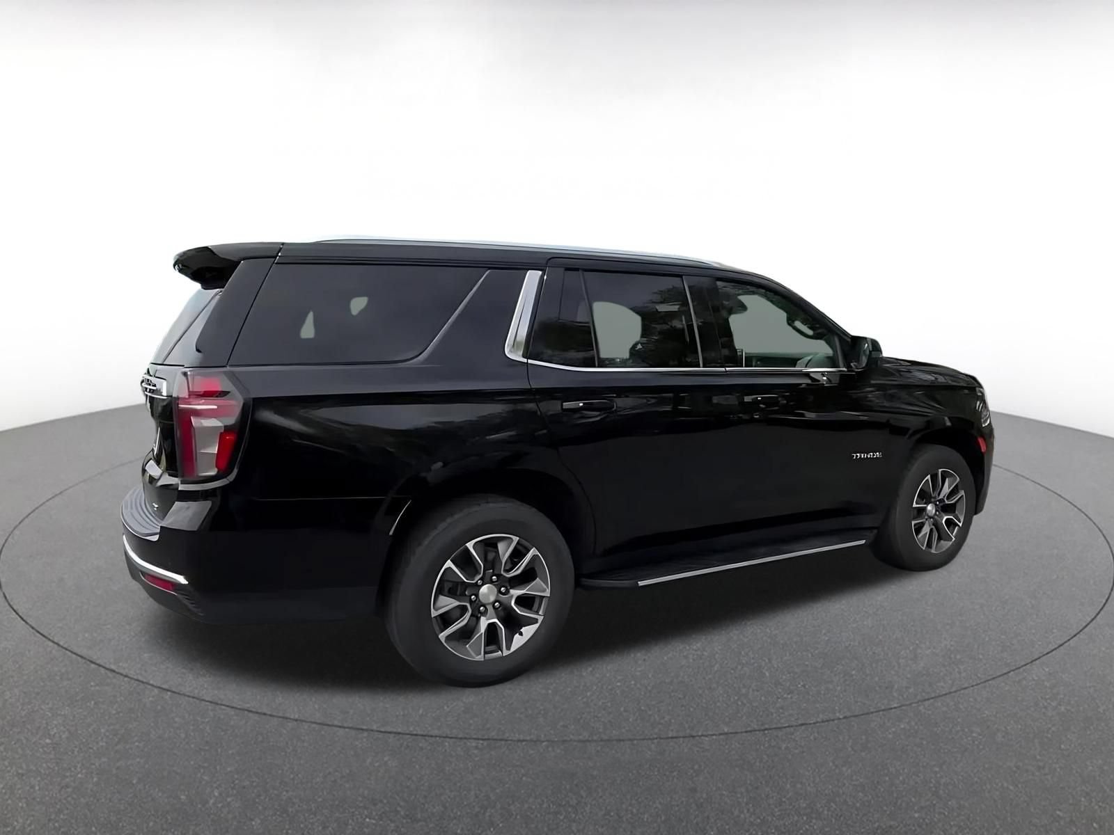 Thumbnail: 2023 Chevrolet Tahoe - 14