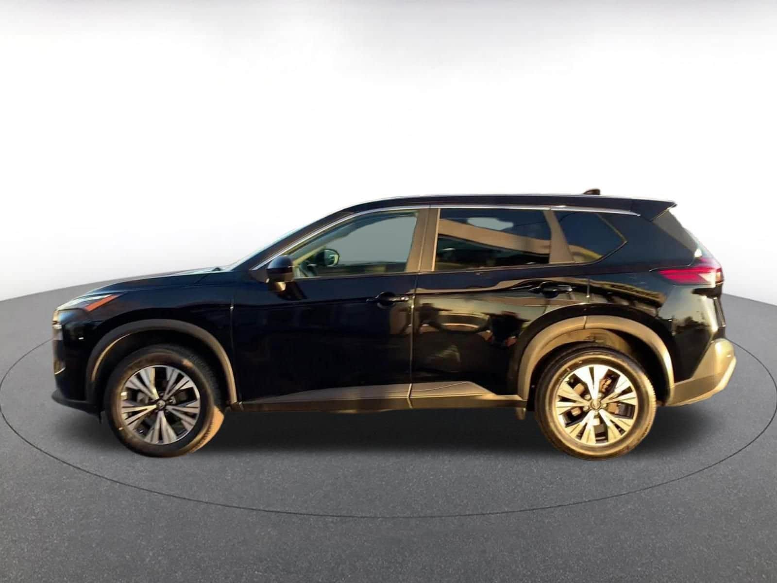 Thumbnail: 2023 Nissan Rogue - 9