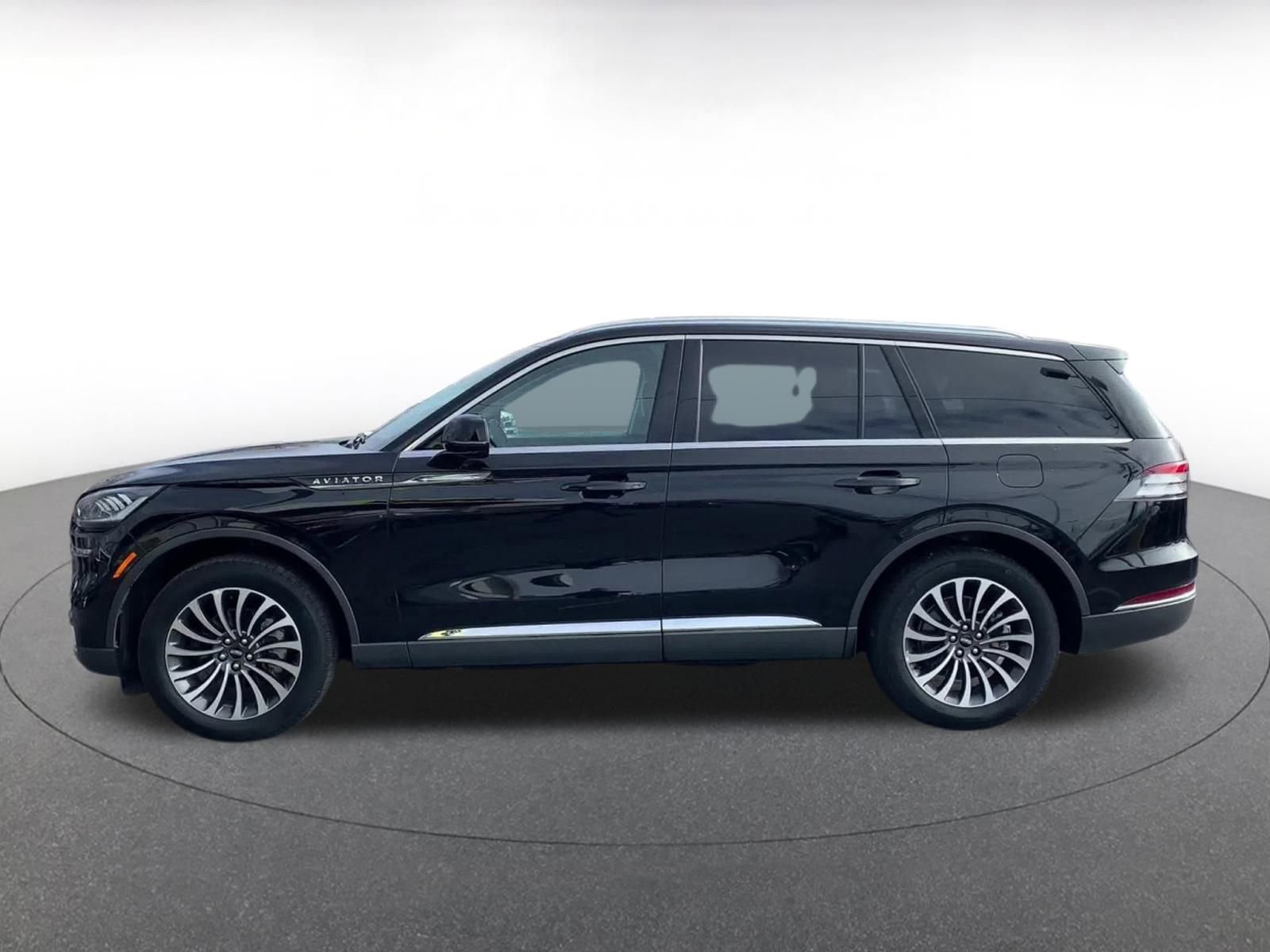 Thumbnail: 2024 Lincoln Aviator - 9