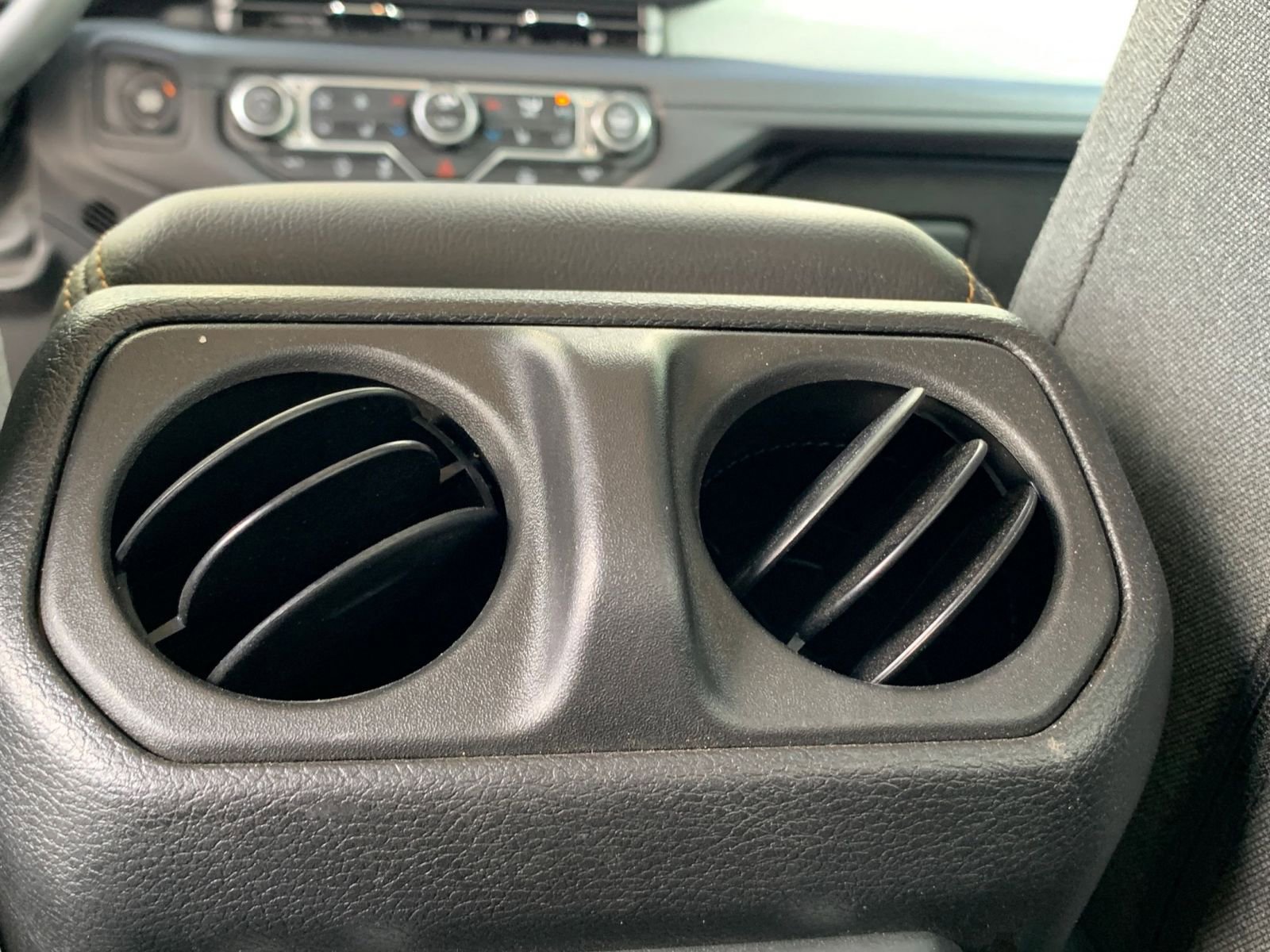 Thumbnail: 2025 Jeep Wrangler - 23