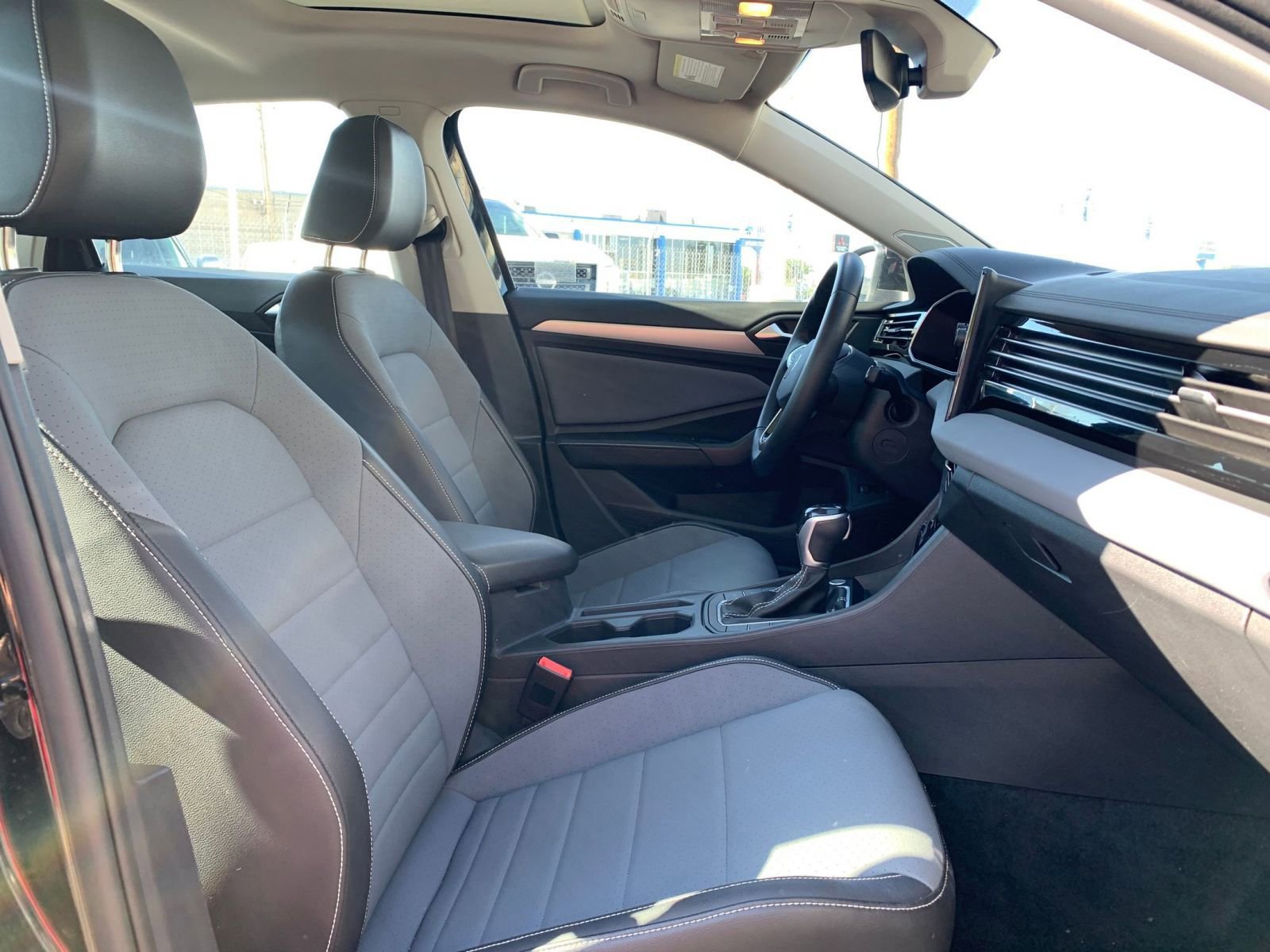 Thumbnail: 2025 Volkswagen Jetta - 35