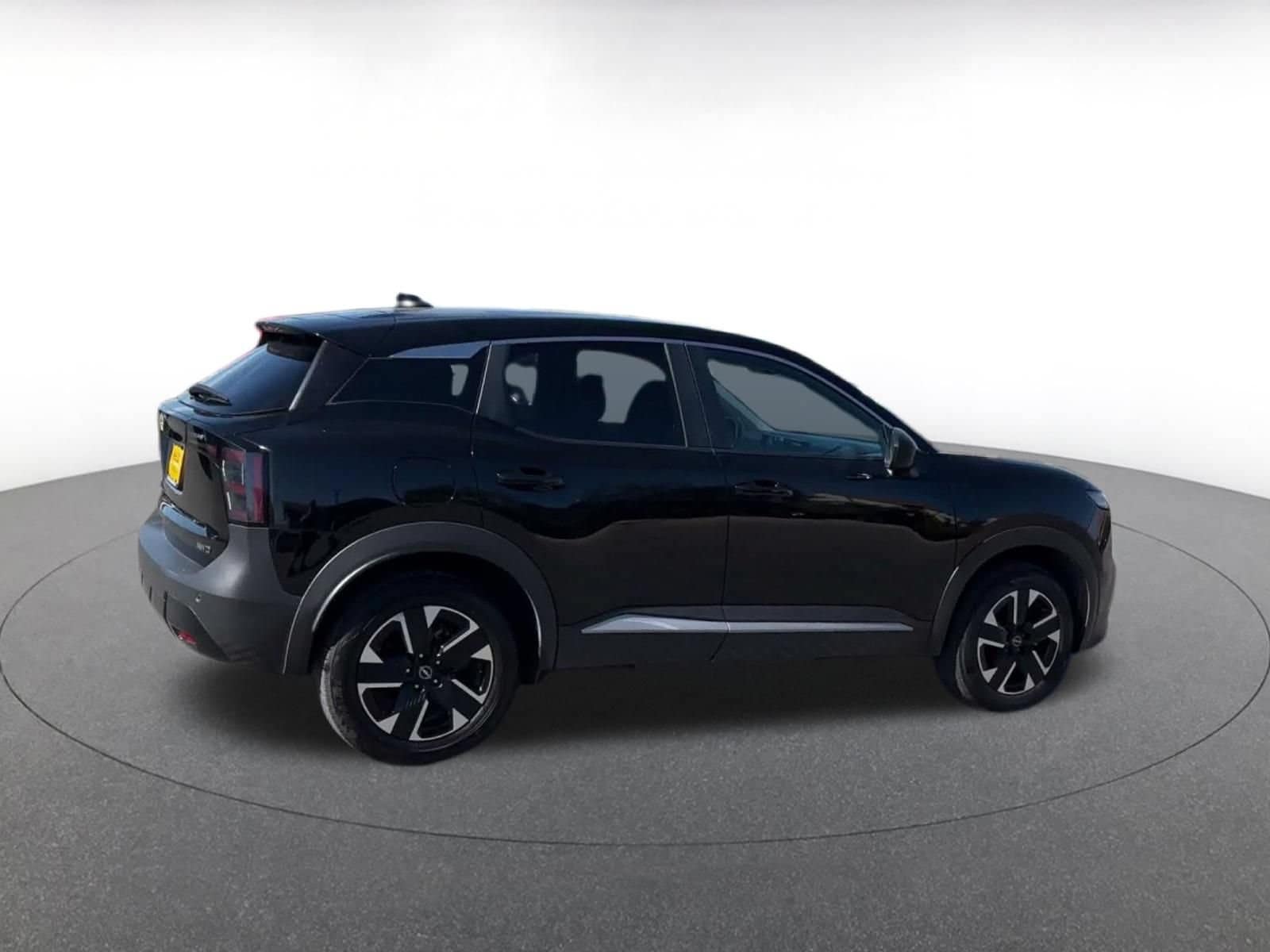 Thumbnail: 2025 Nissan Kicks - 11