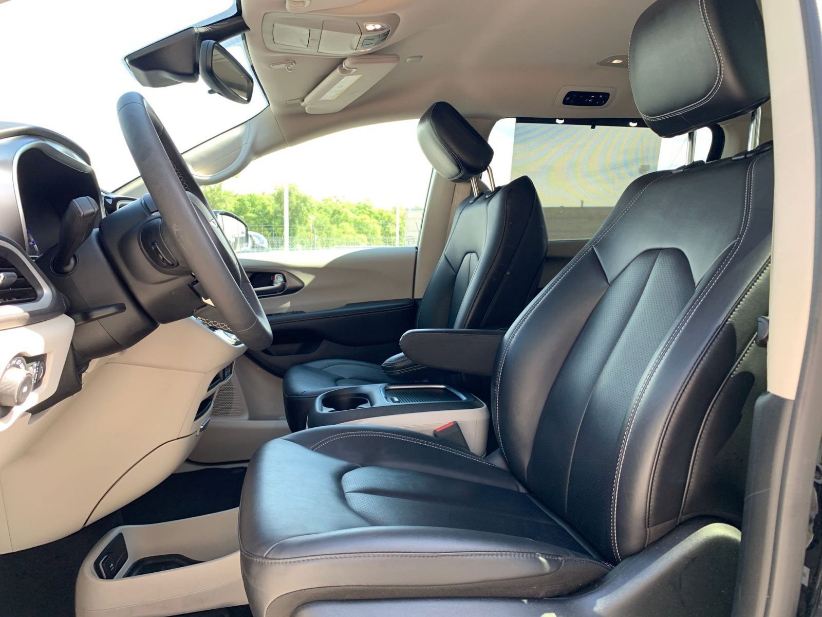 Thumbnail: 2024 Chrysler Pacifica - 27
