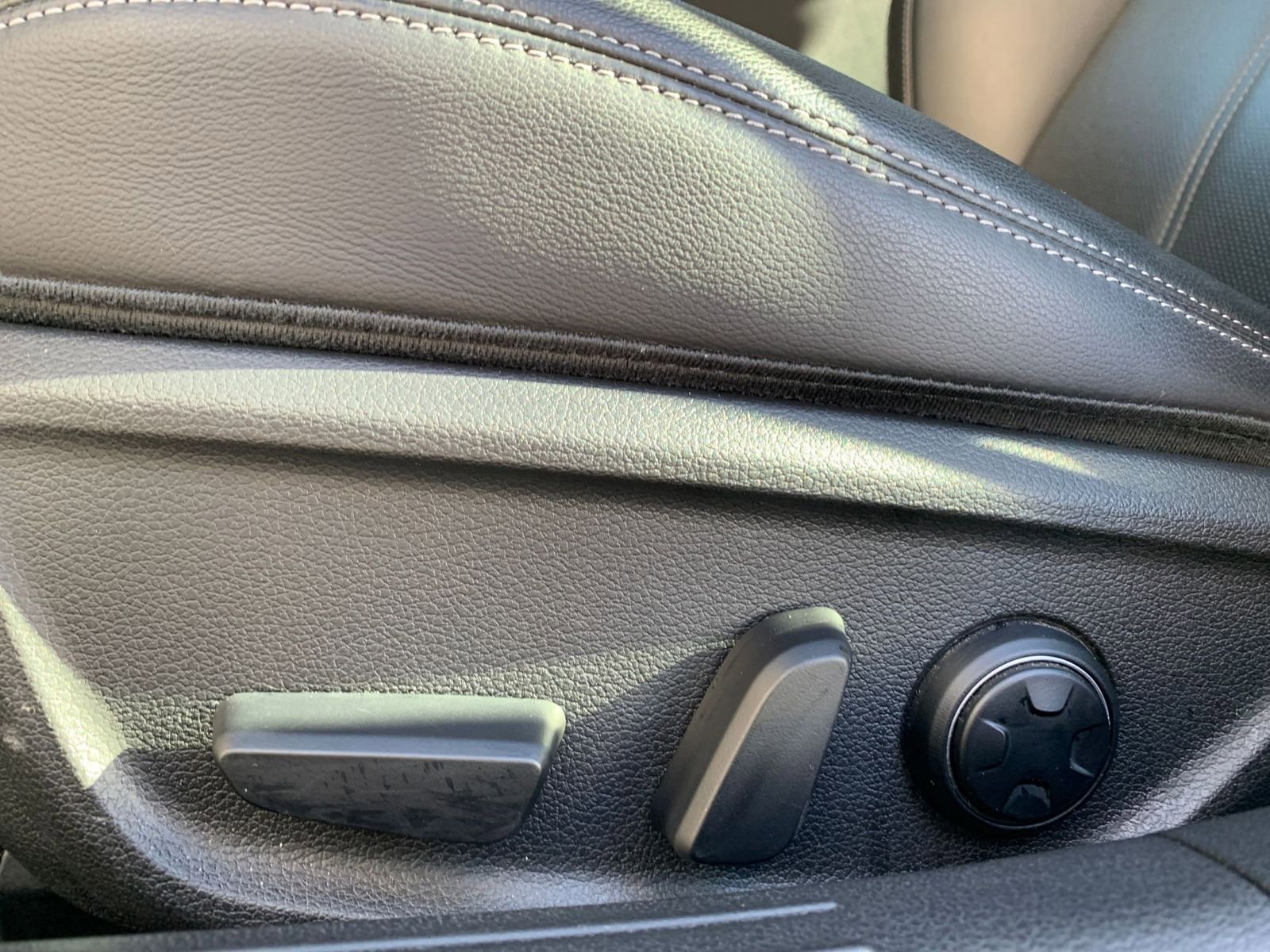 Thumbnail: 2025 Genesis G70 - 23