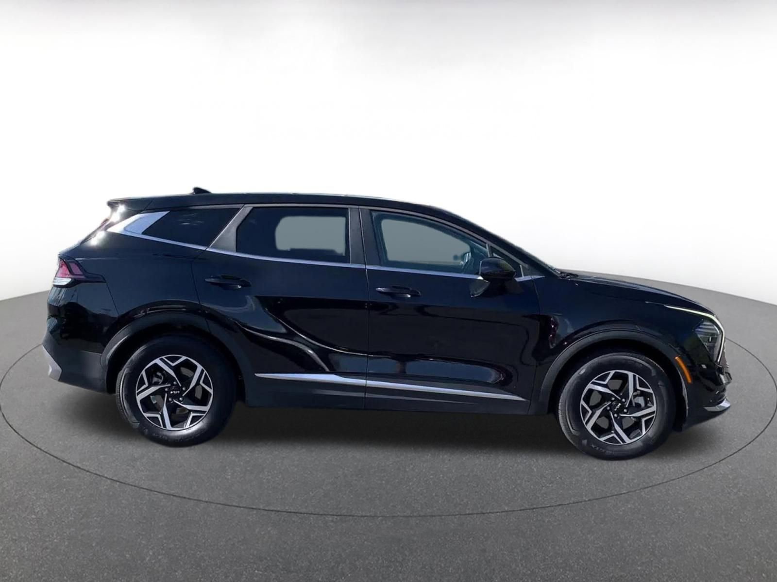 Thumbnail: 2025 Kia Sportage - 16