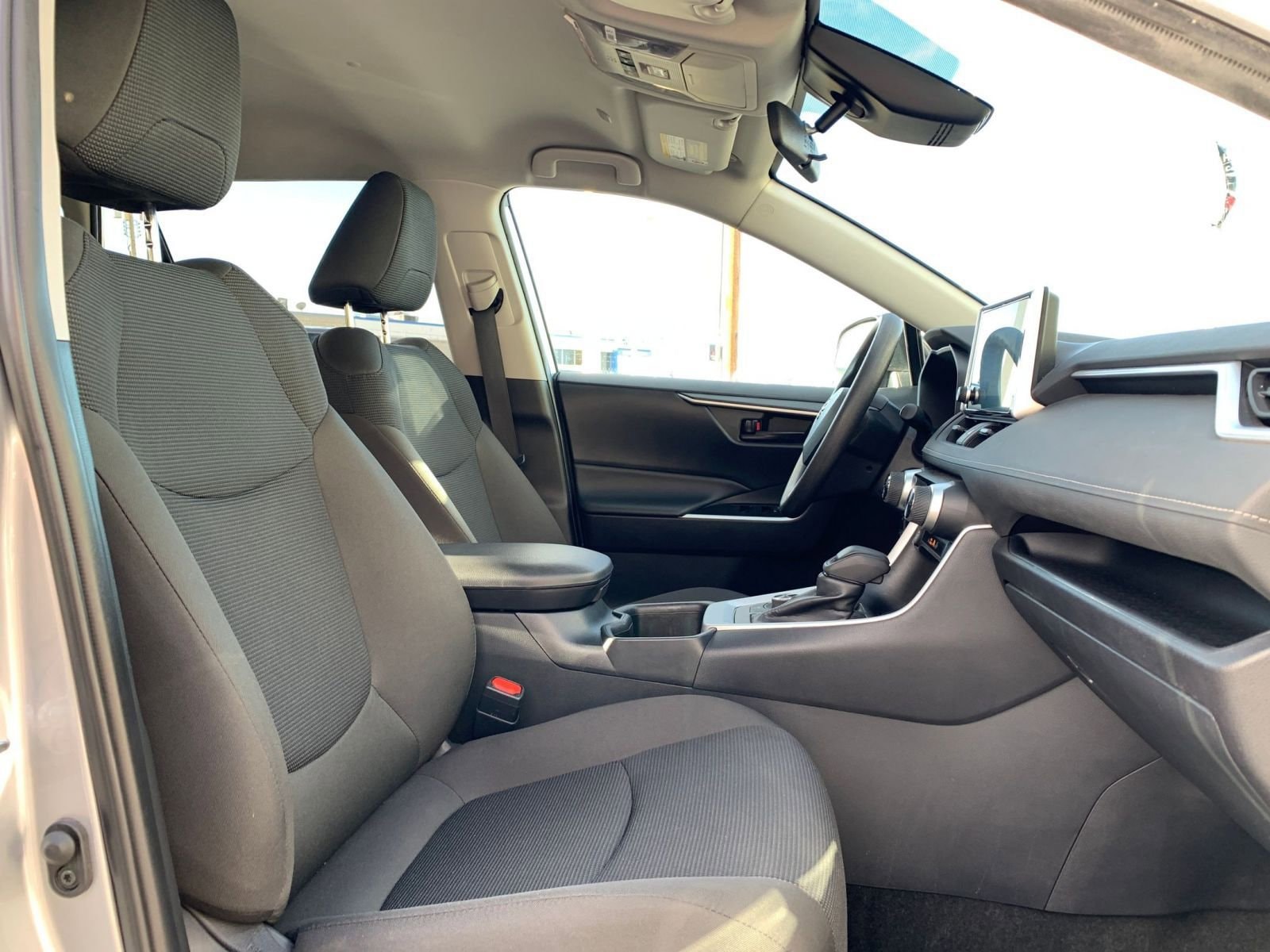 Thumbnail: 2025 Toyota RAV4 - 35