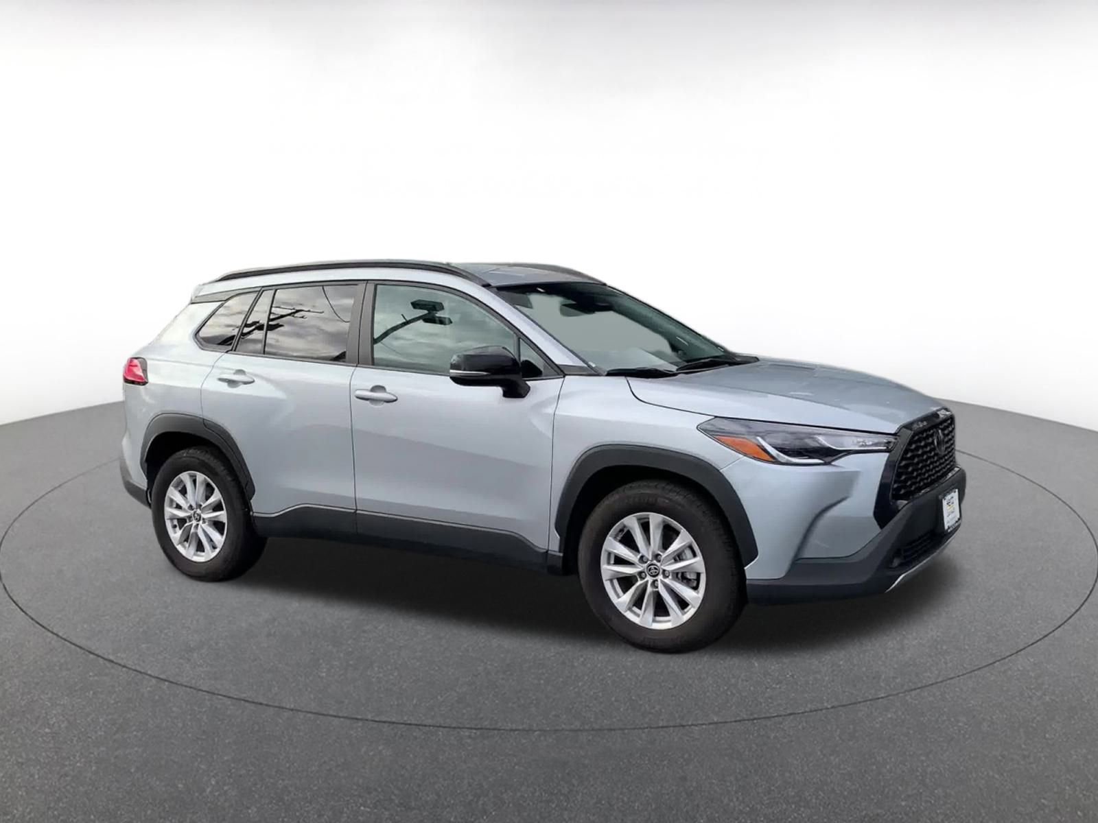 Thumbnail: 2025 Toyota Corolla Cross - 2