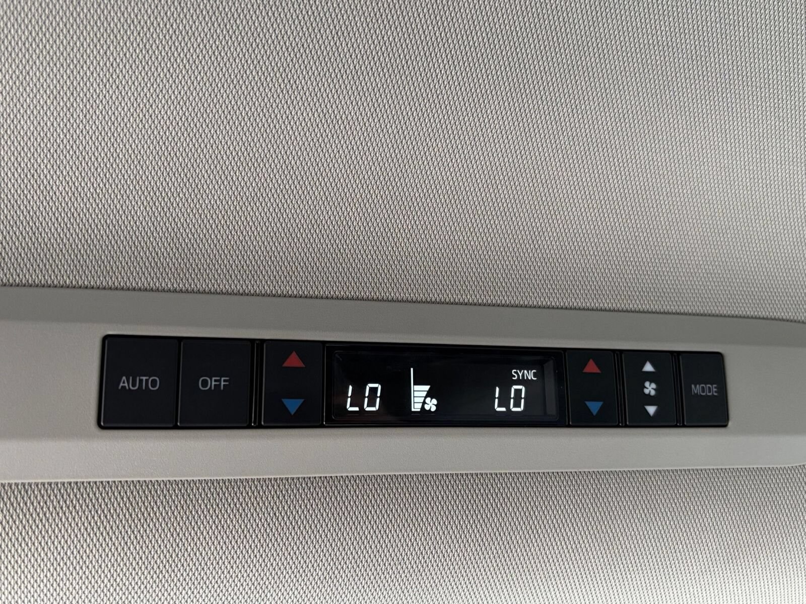 Thumbnail: 2025 Toyota Sienna - 24