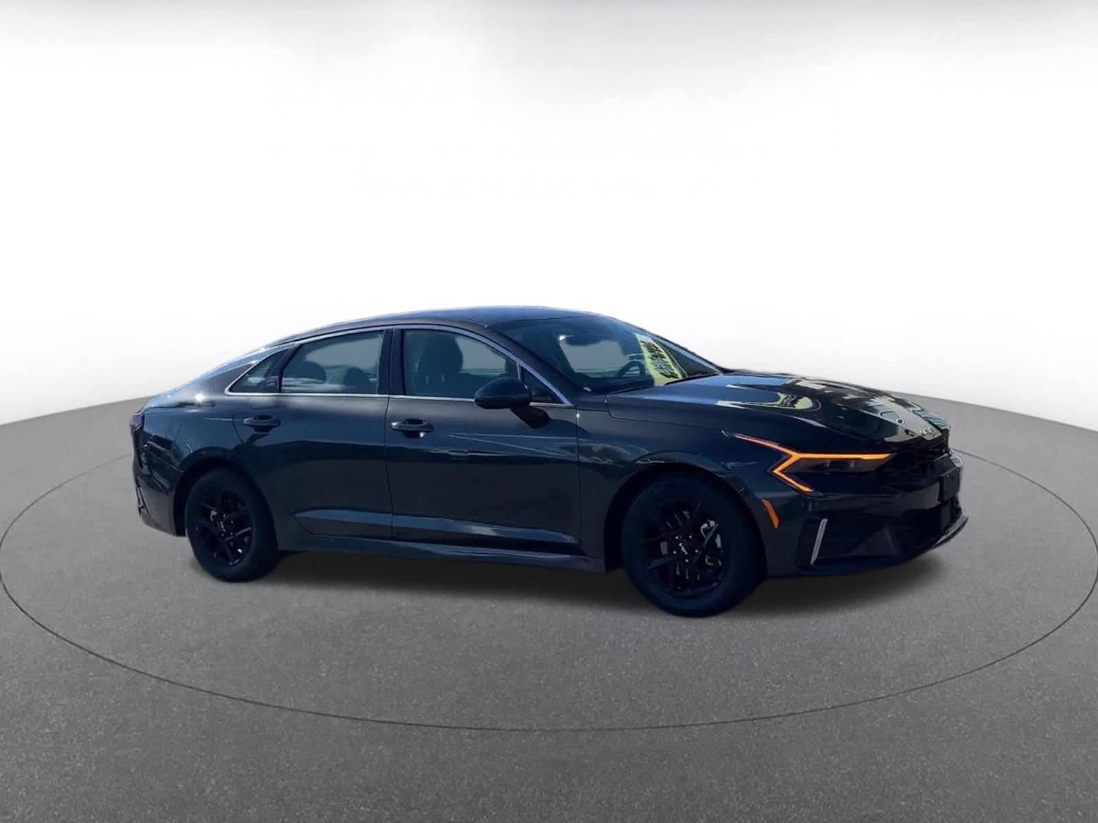 Thumbnail: 2025 Kia K5 - 2