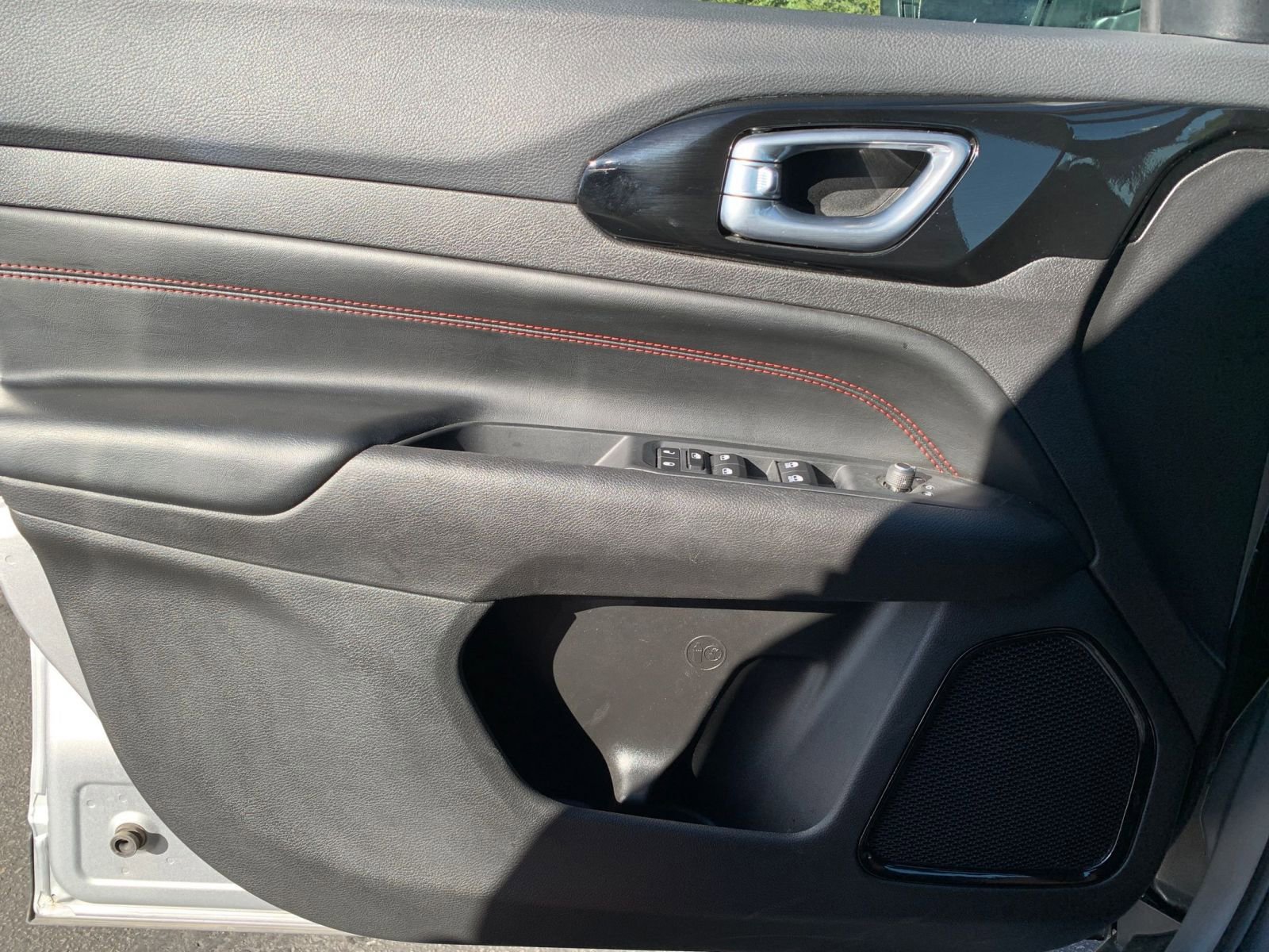 Thumbnail: 2025 Jeep Compass - 20